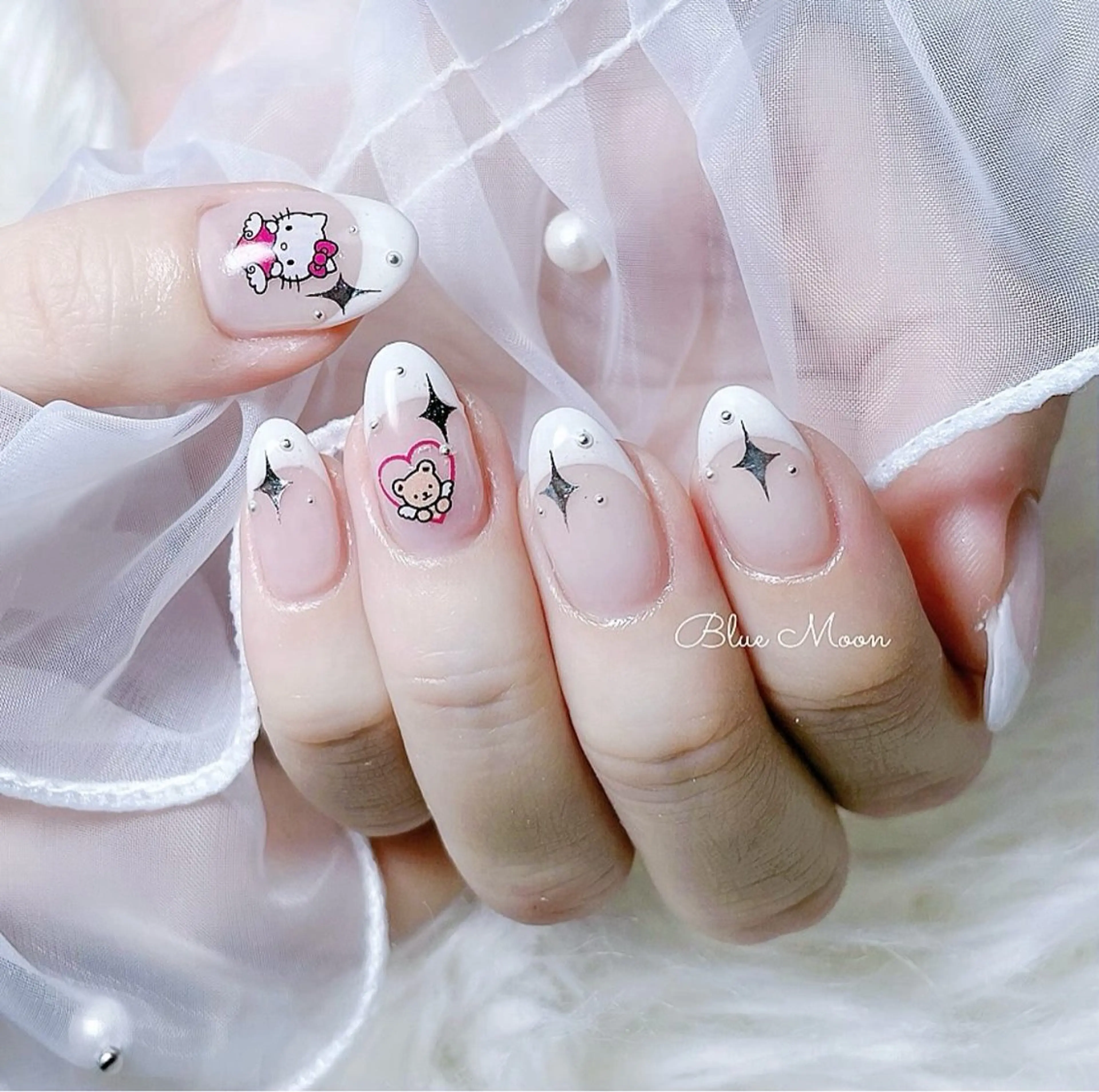 ネイル ハンドネイル フットネイル ハンドケア nail salon Blue Moonのネイルデザイン