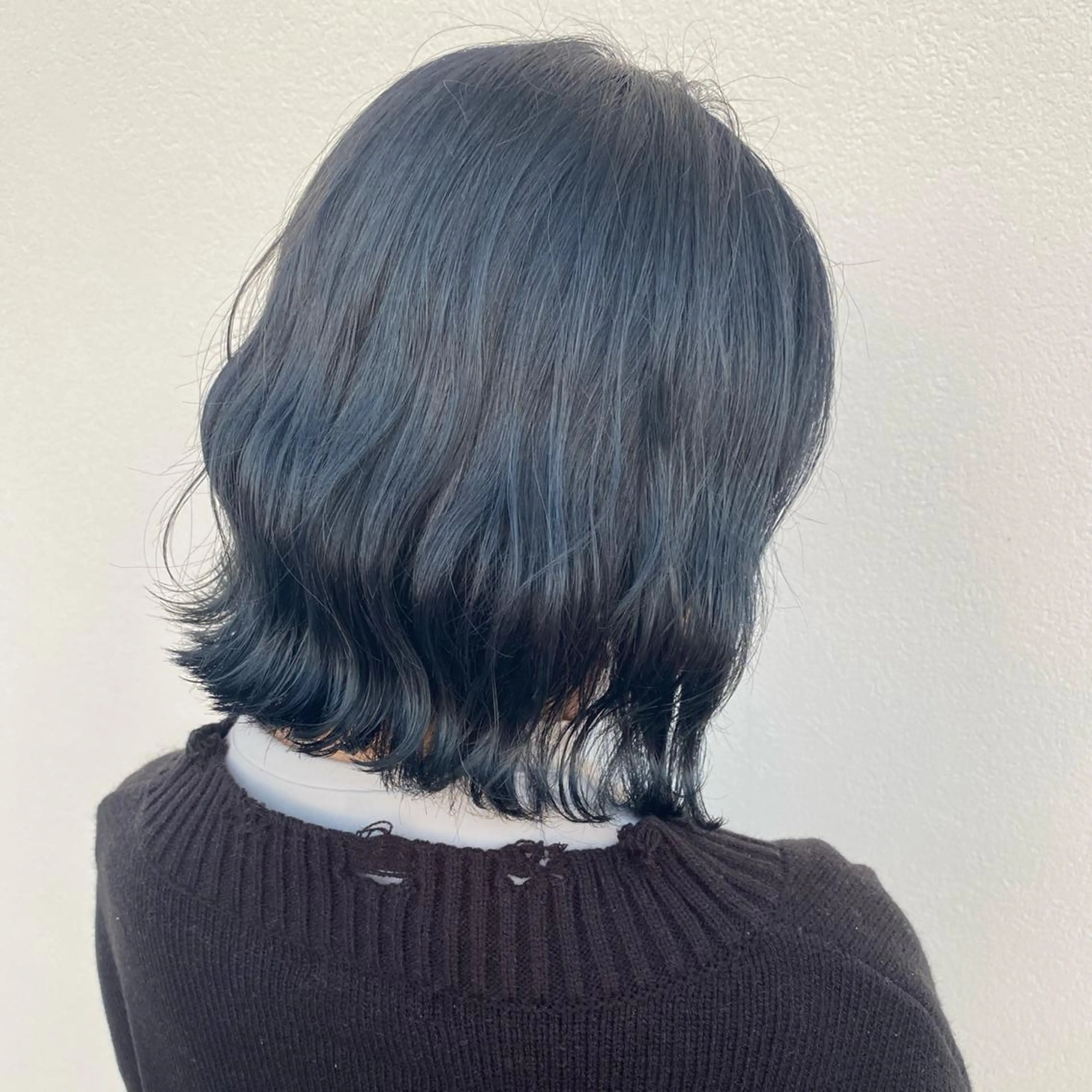 ミディアム カラー バレイヤージュ 黒髪 ブリーチ ブルーカラー ブルーブラック ヘアカラー 韓国ヘア特化 💟 ララア 💟のヘアスタイル