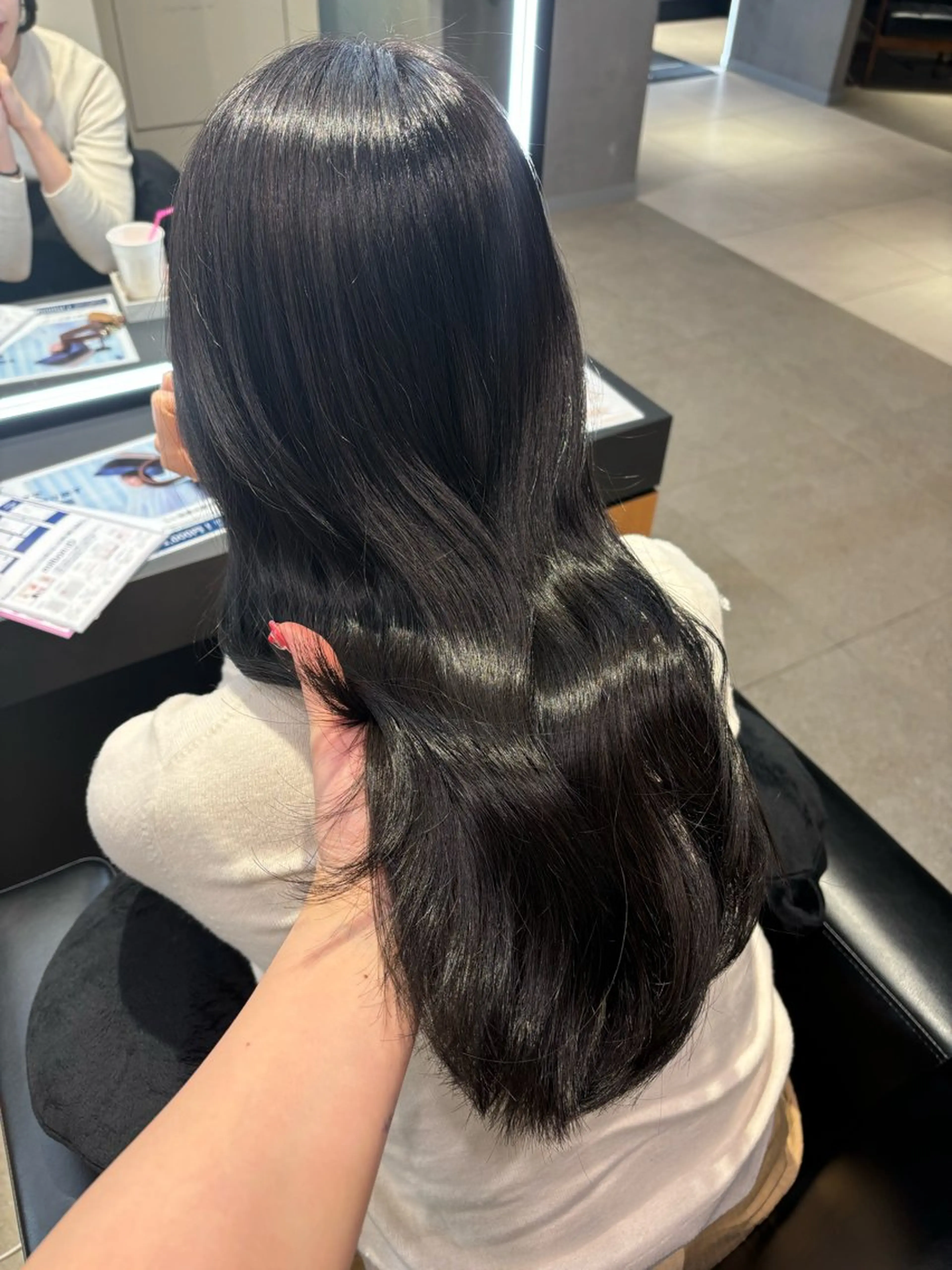 ロング KAREN（ému） 伏見/カットモデルのヘアスタイル