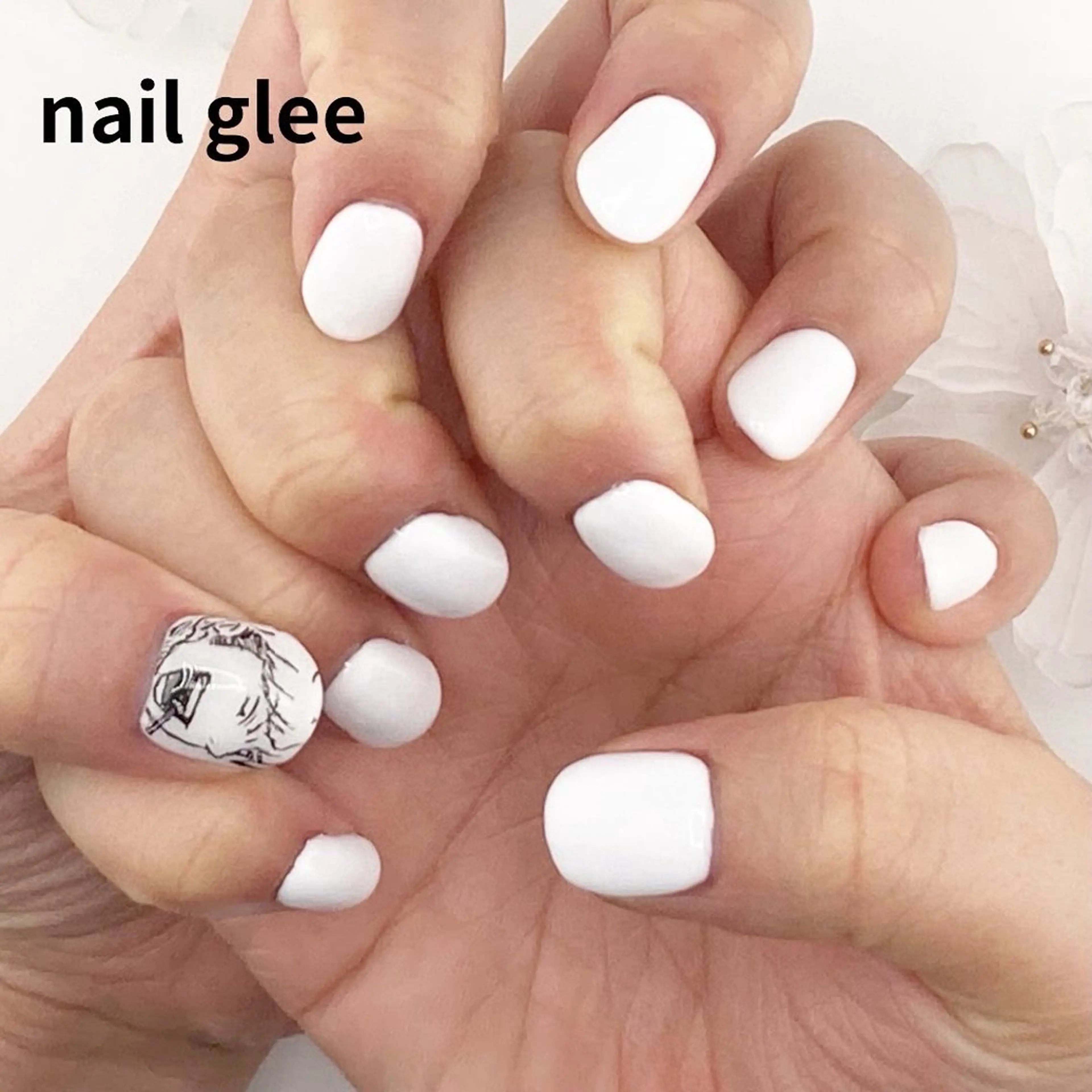 ミディアム ハンドネイル RISA nail gleeのネイルデザイン