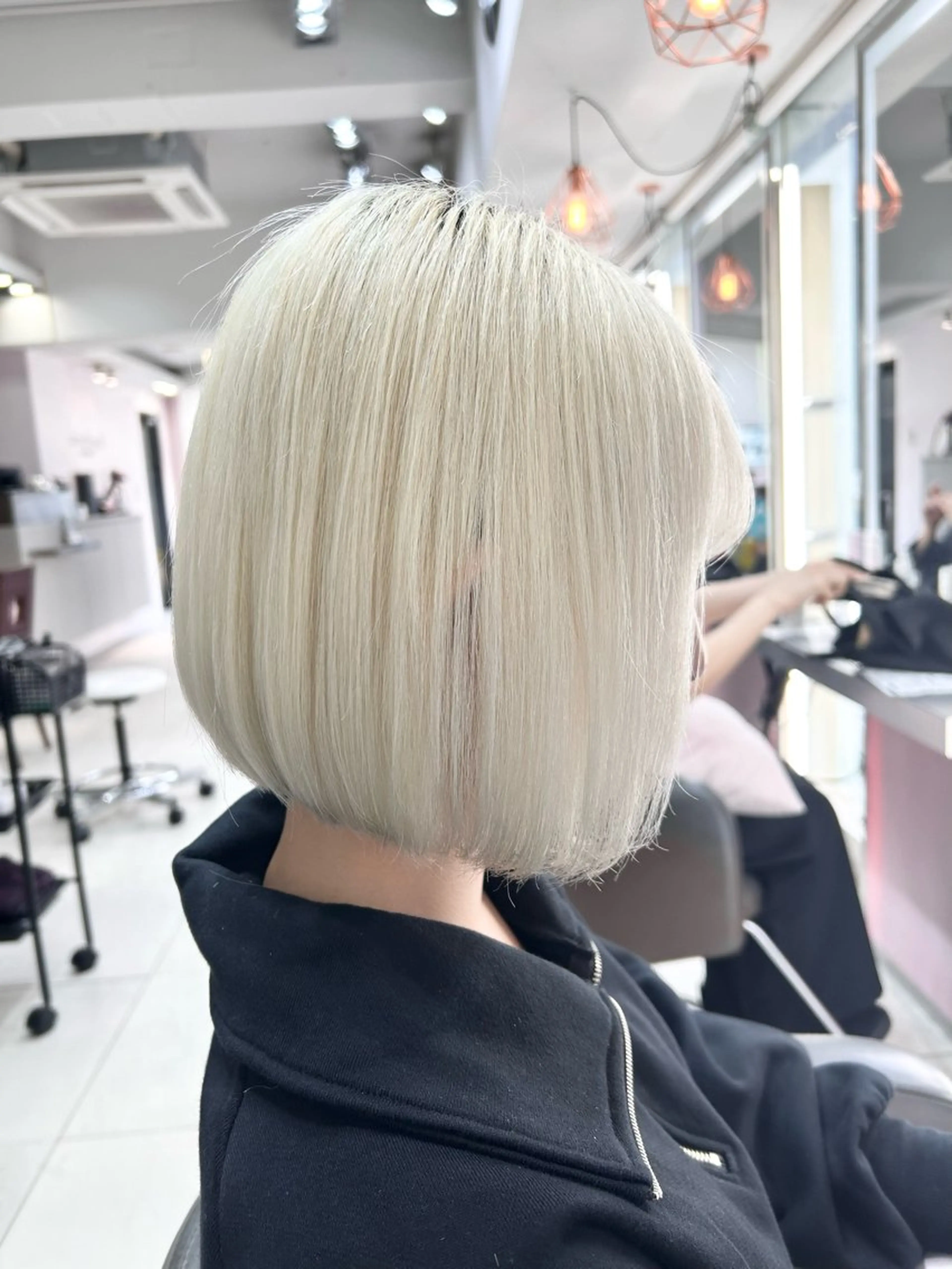 ショート EMANON 池袋西口所属・似合わせボブ🫧 藤本のヘアスタイル