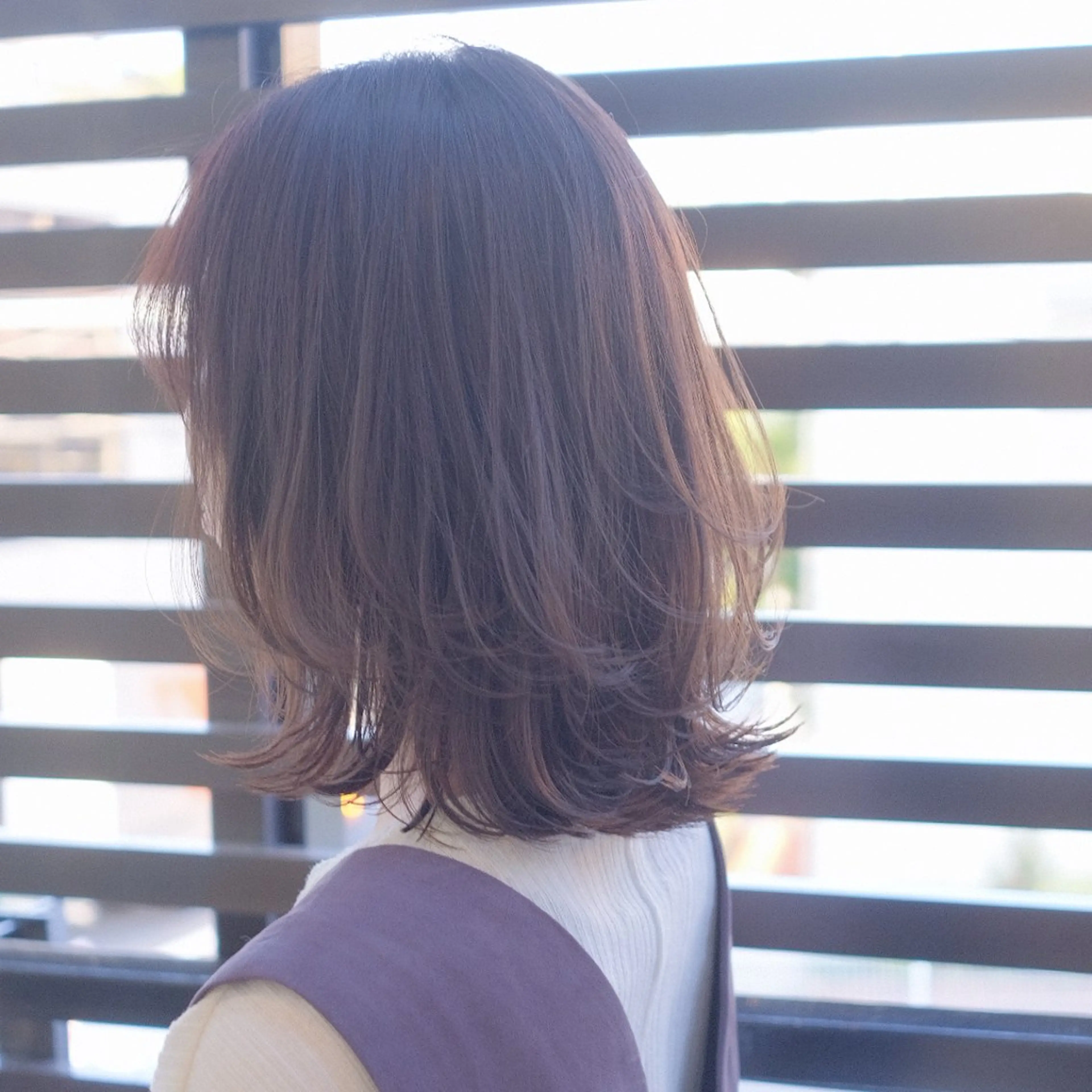 ミディアム カラー ブラウンカラー ナチュラルブラウン くびれヘア 【表参道】ショート/ ボブ/くせ毛カットのヘアスタイル