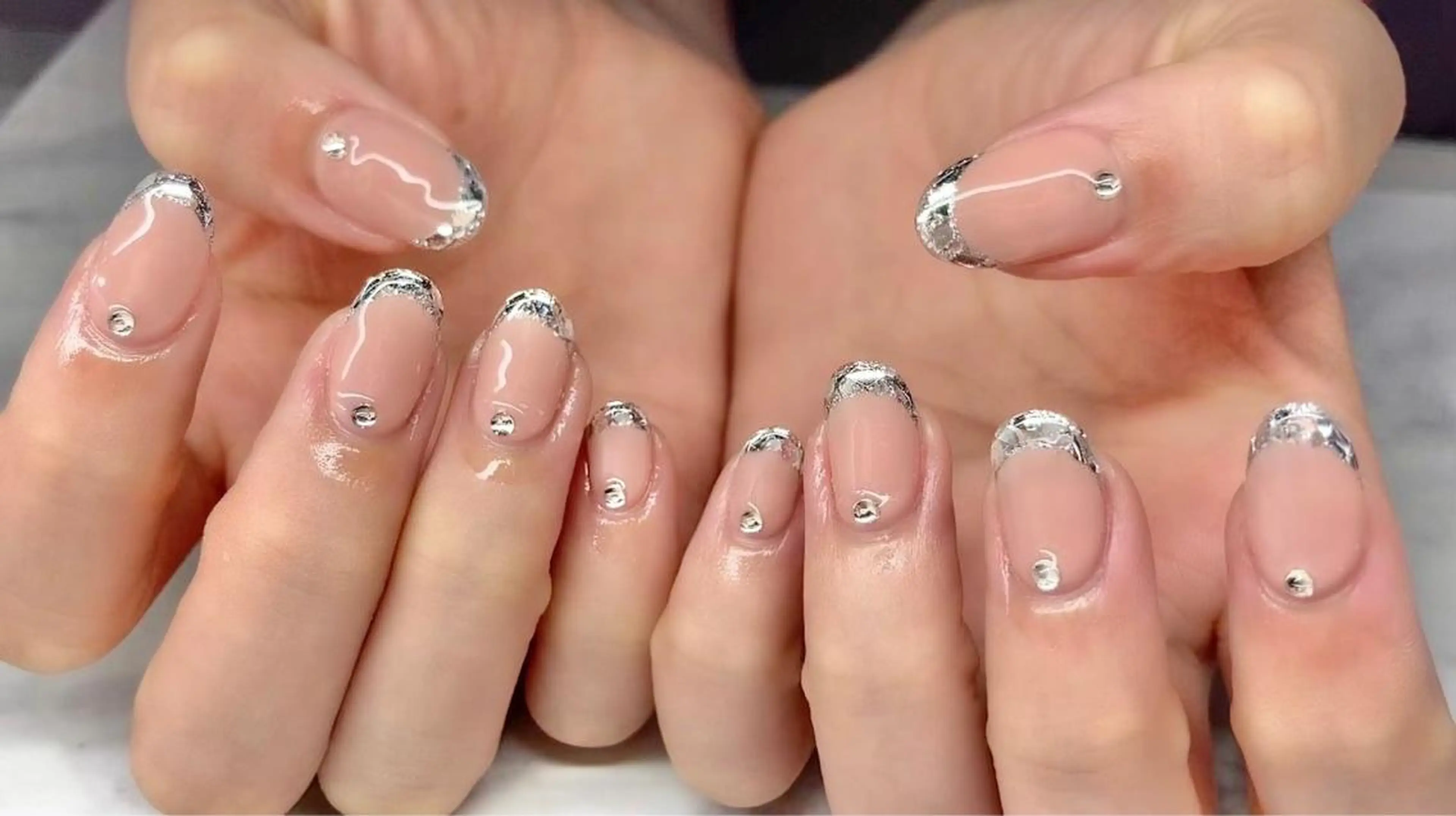 ネイル 長さ出し フレンチネイル ジェルネイル ガラスフレンチ 韓国ネイル ハンドネイル Nail&eye Belire 新宿のネイルデザイン