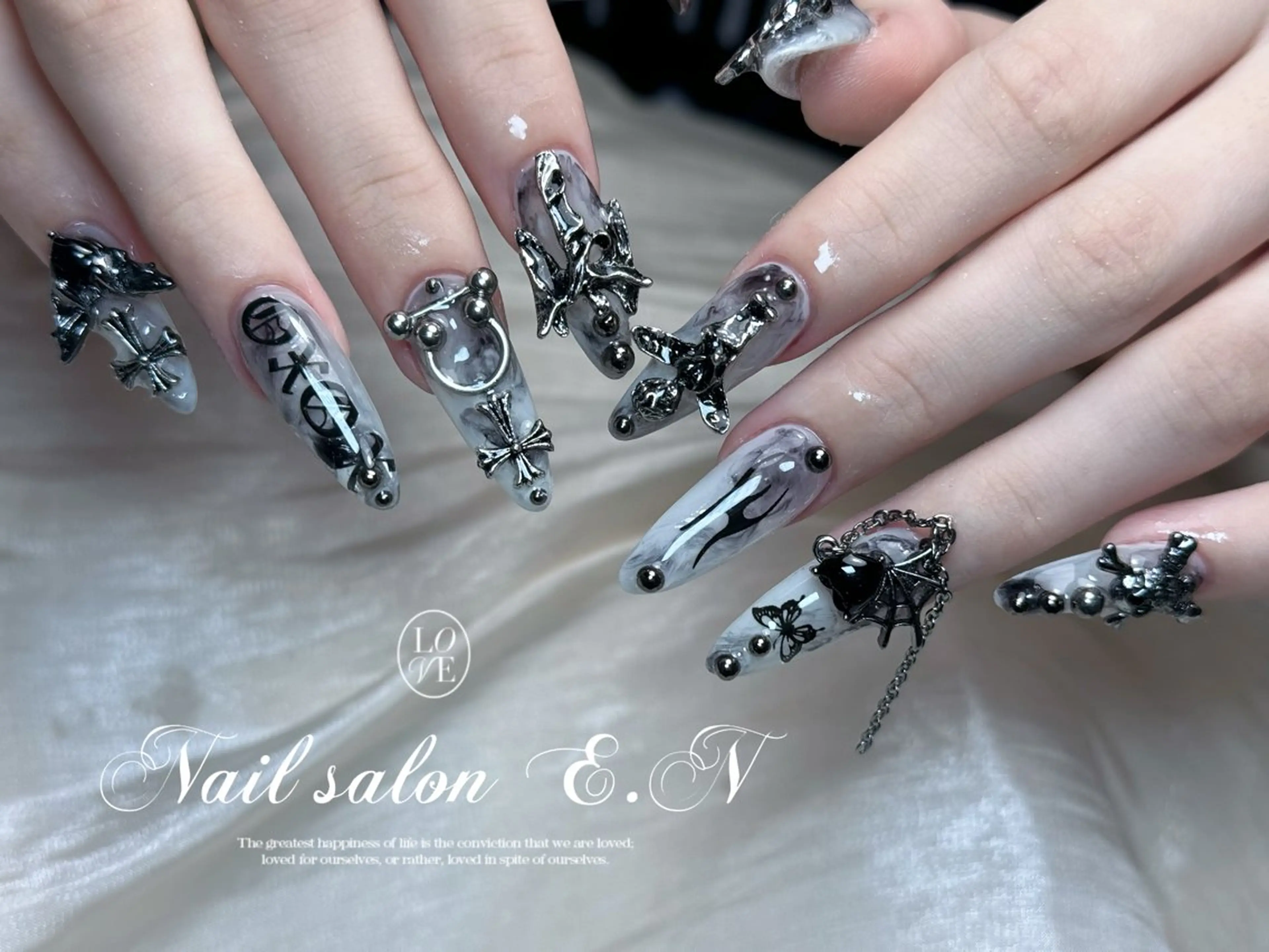 ネイル E.N🦋 長さ出し/持ち込みのネイルデザイン