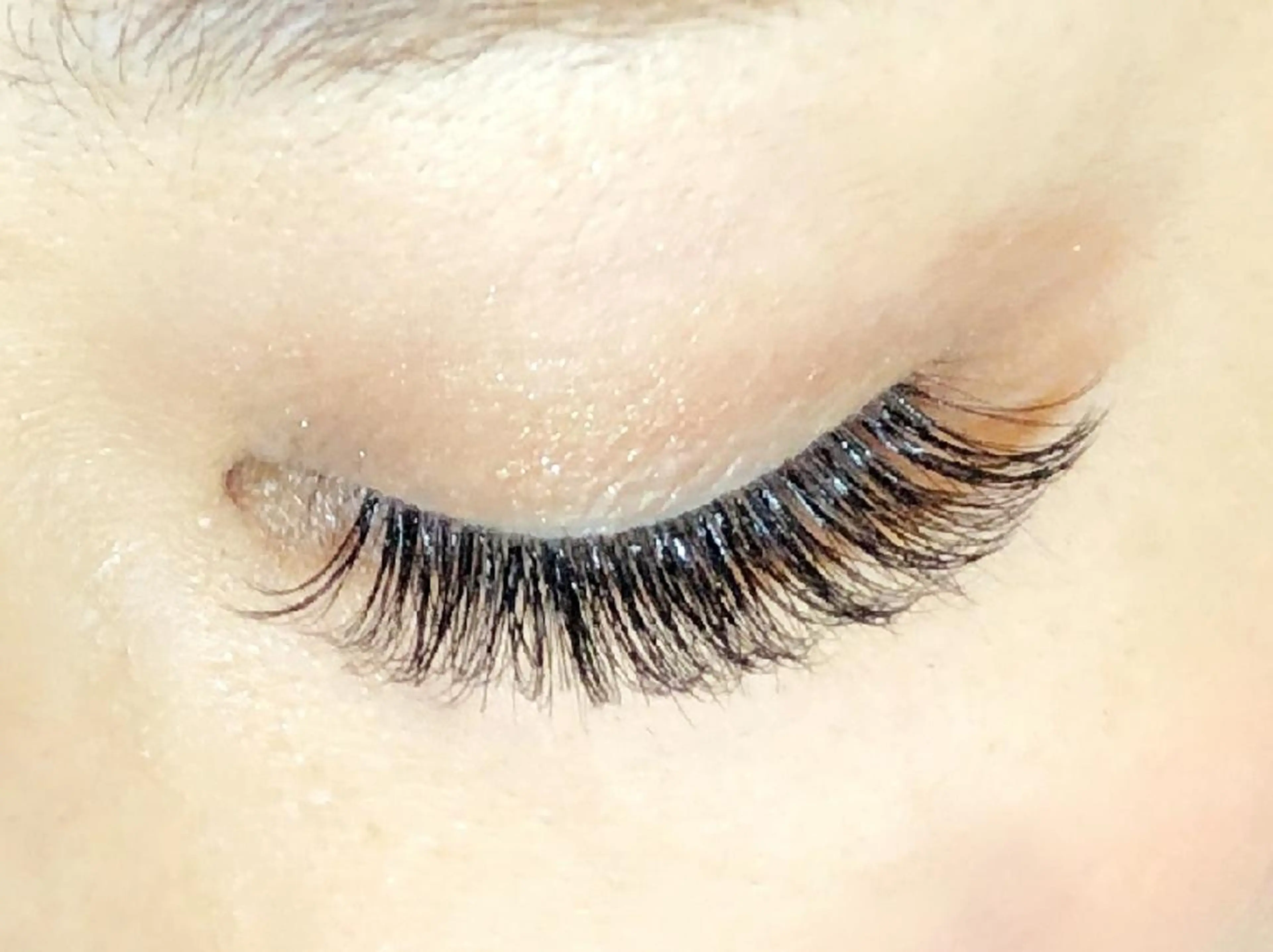 マツエク・マツパ ボリュームラッシュ マツエク EYE405　新宿店所属・EYE 405 Mikaのマツエク・マツパデザイン