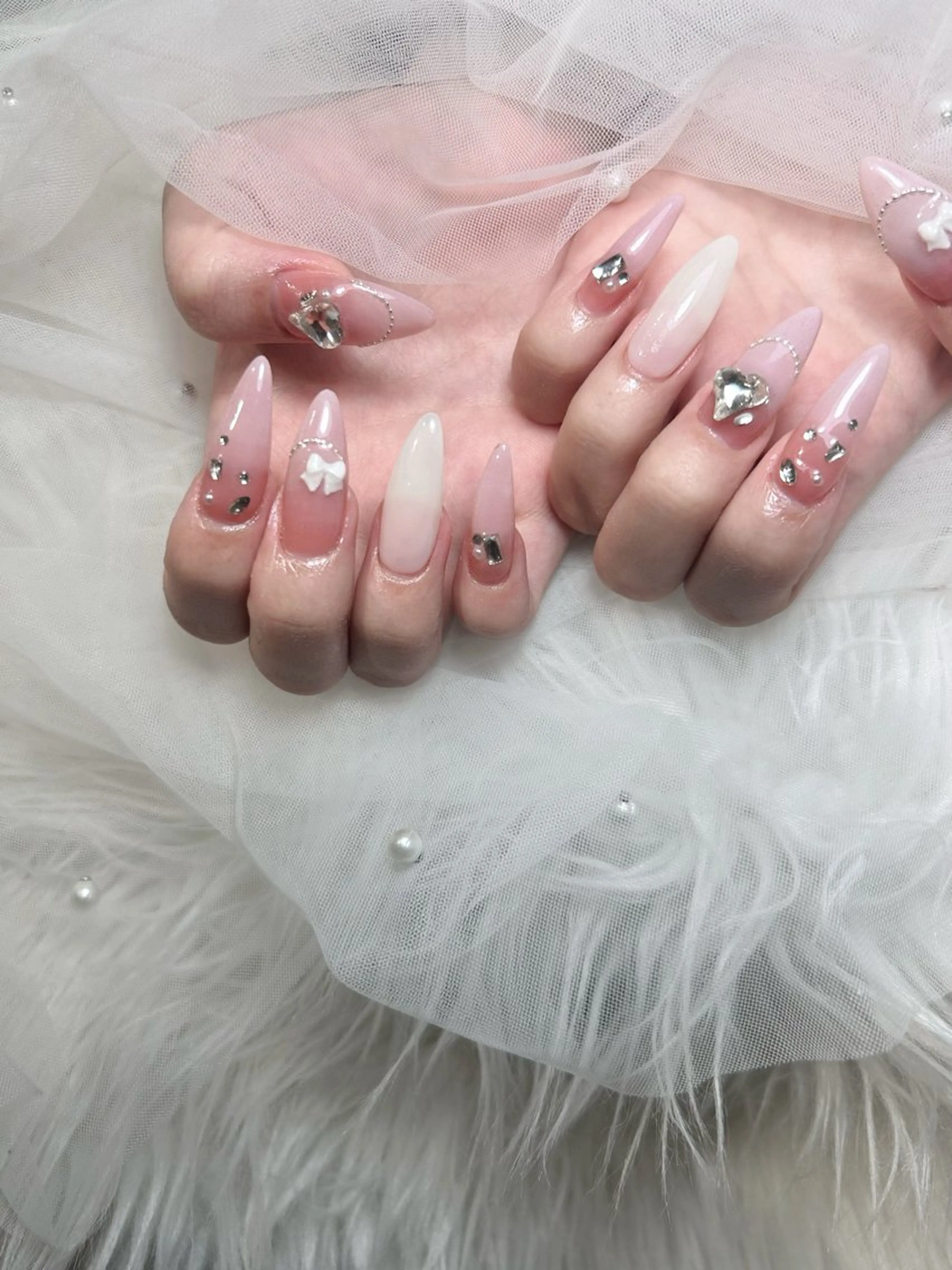 ネイル アートネイル 桜ネイル フレンチネイル ガラスフレンチ グラデーション ハンドネイル 🌈 Laule'aのネイルデザイン