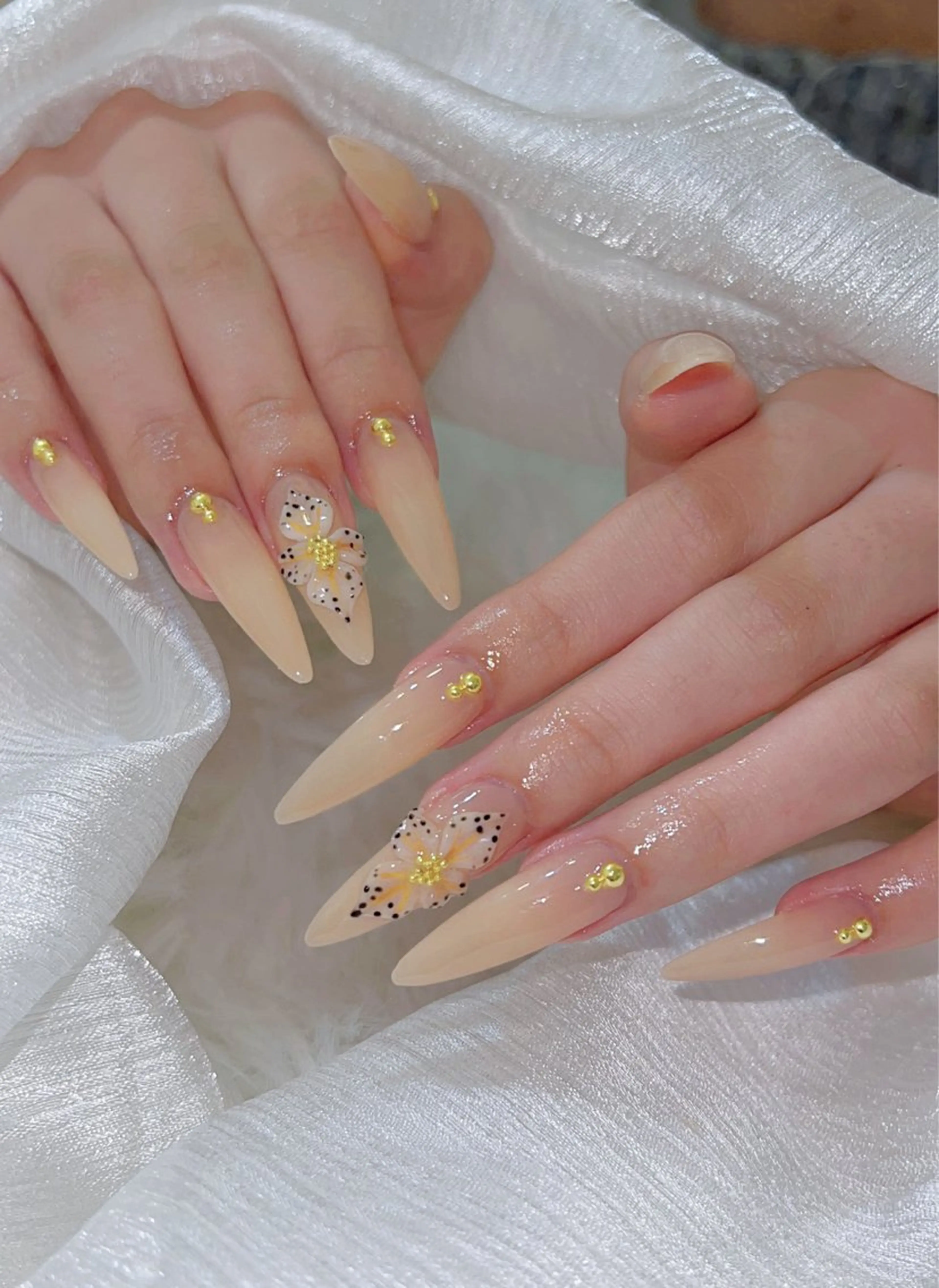 ネイル オーロラネイル クリアネイル フラッシュネイル ジェルネイル グラデーション ZUZU AMEE NAILのネイルデザイン