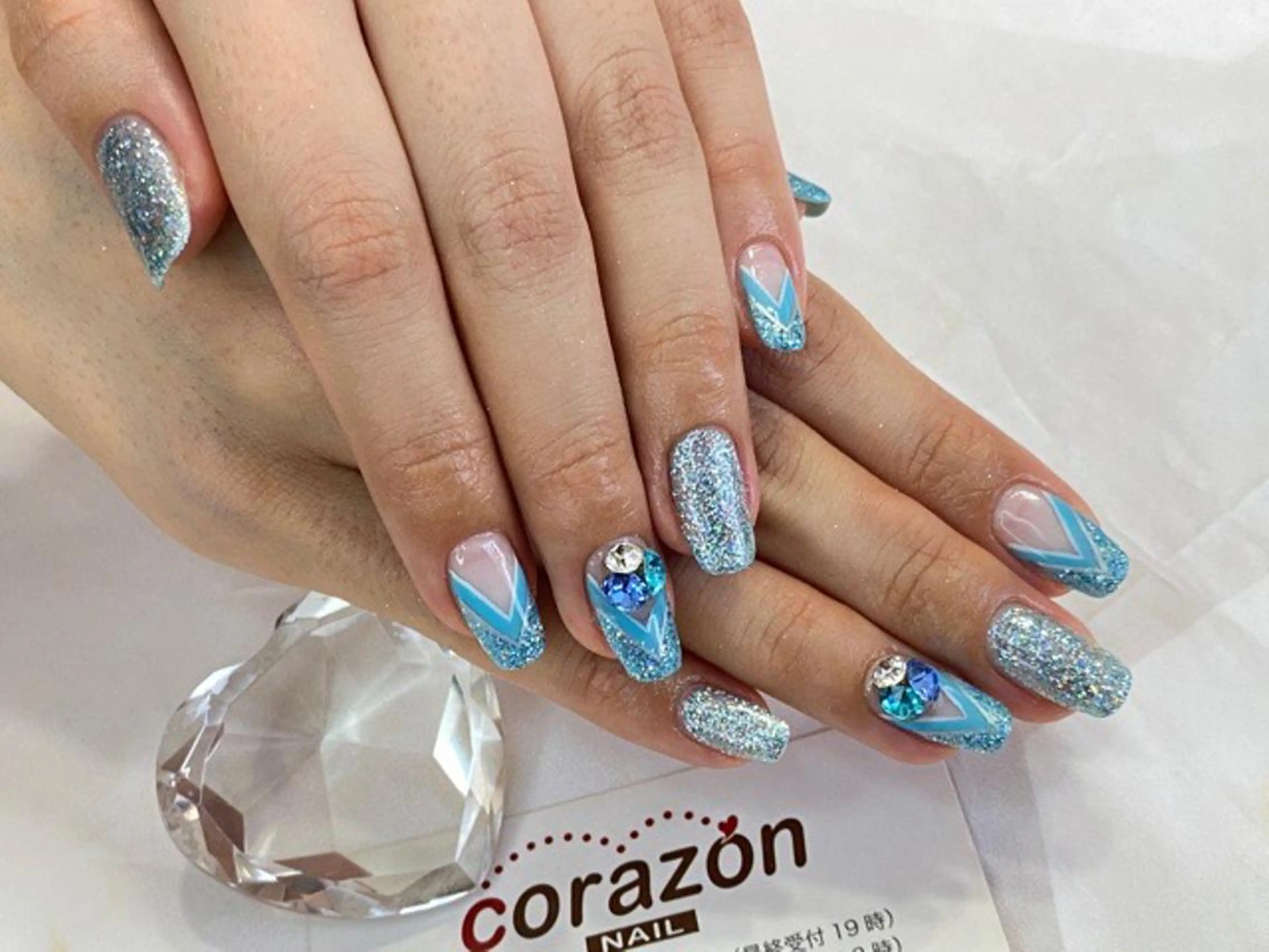 ネイル フレンチネイル ジェルネイル ラメ(グリッター) 水色 corazon所属・ネイリスト aicoのネイルデザイン