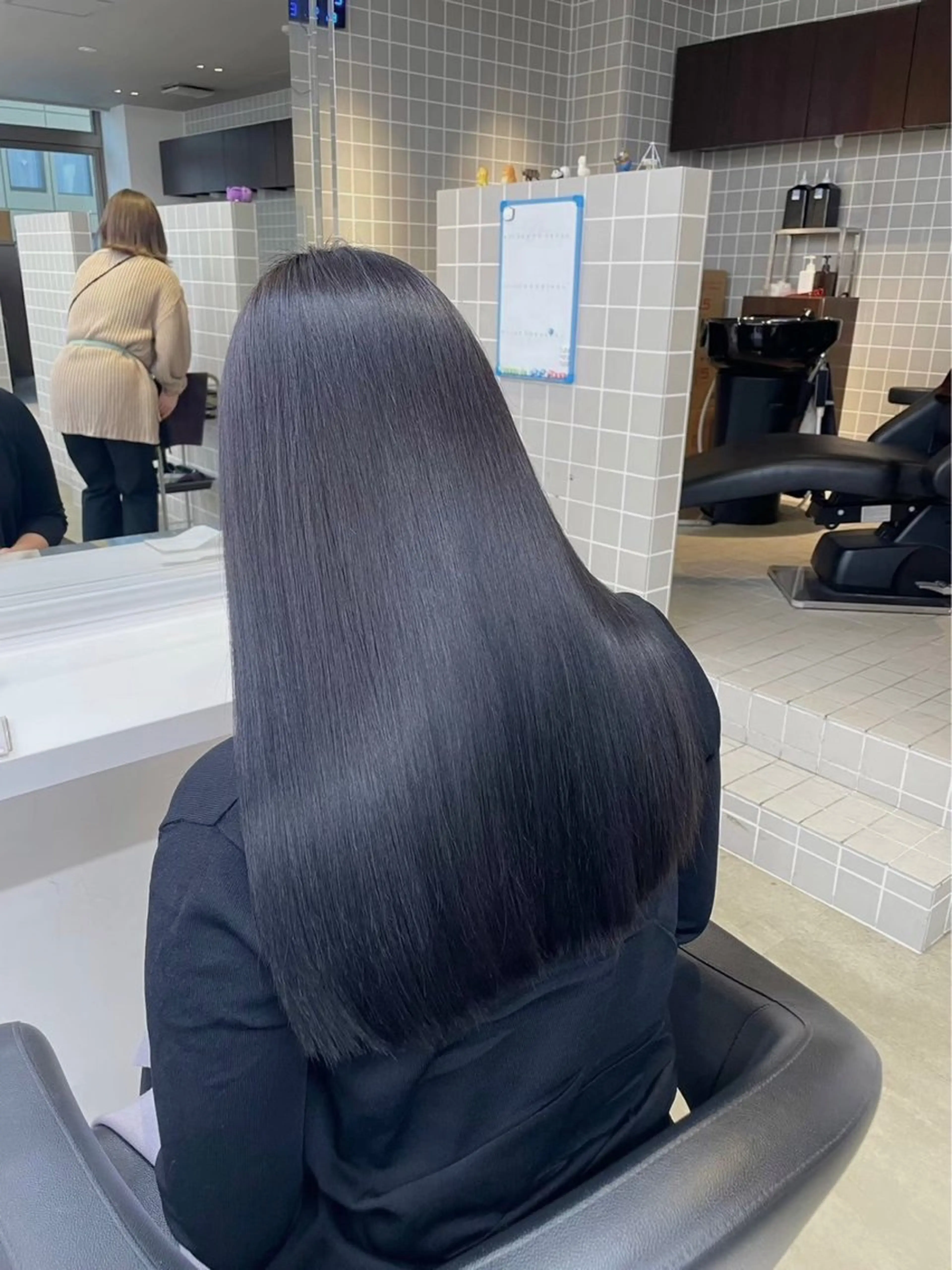 韓国で流行りのレイヤーカット‎🤍🥣➕顔周りカット🦢💭 ➕ダメージケアの髪質改善Tr 🛁🫧‪の写真