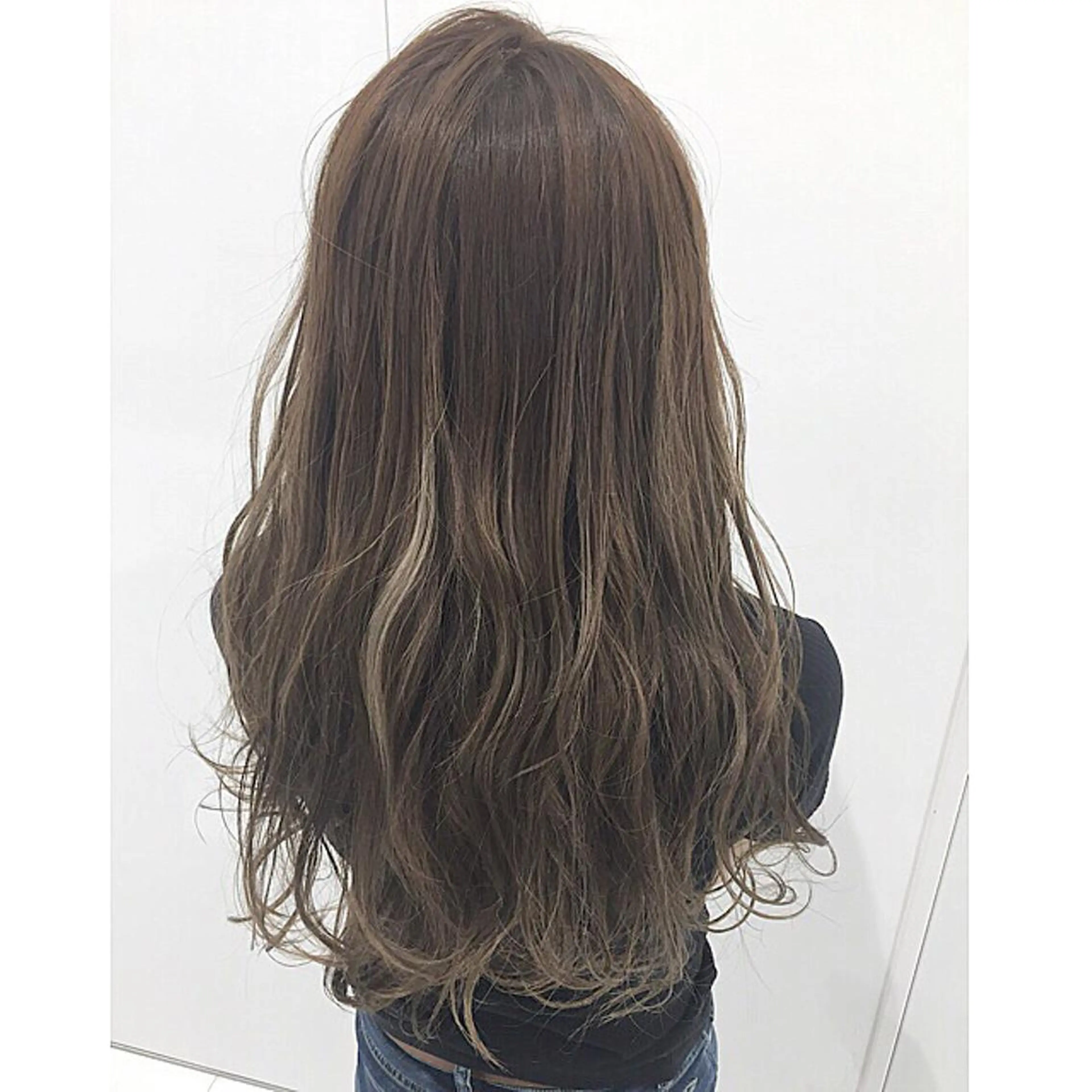 ロング カラー ヘアアレンジ ハイライトカラー ハイライト ヘアカラー トリートメント 透明感♡︎♡︎ 佐々木早苗のヘアスタイル