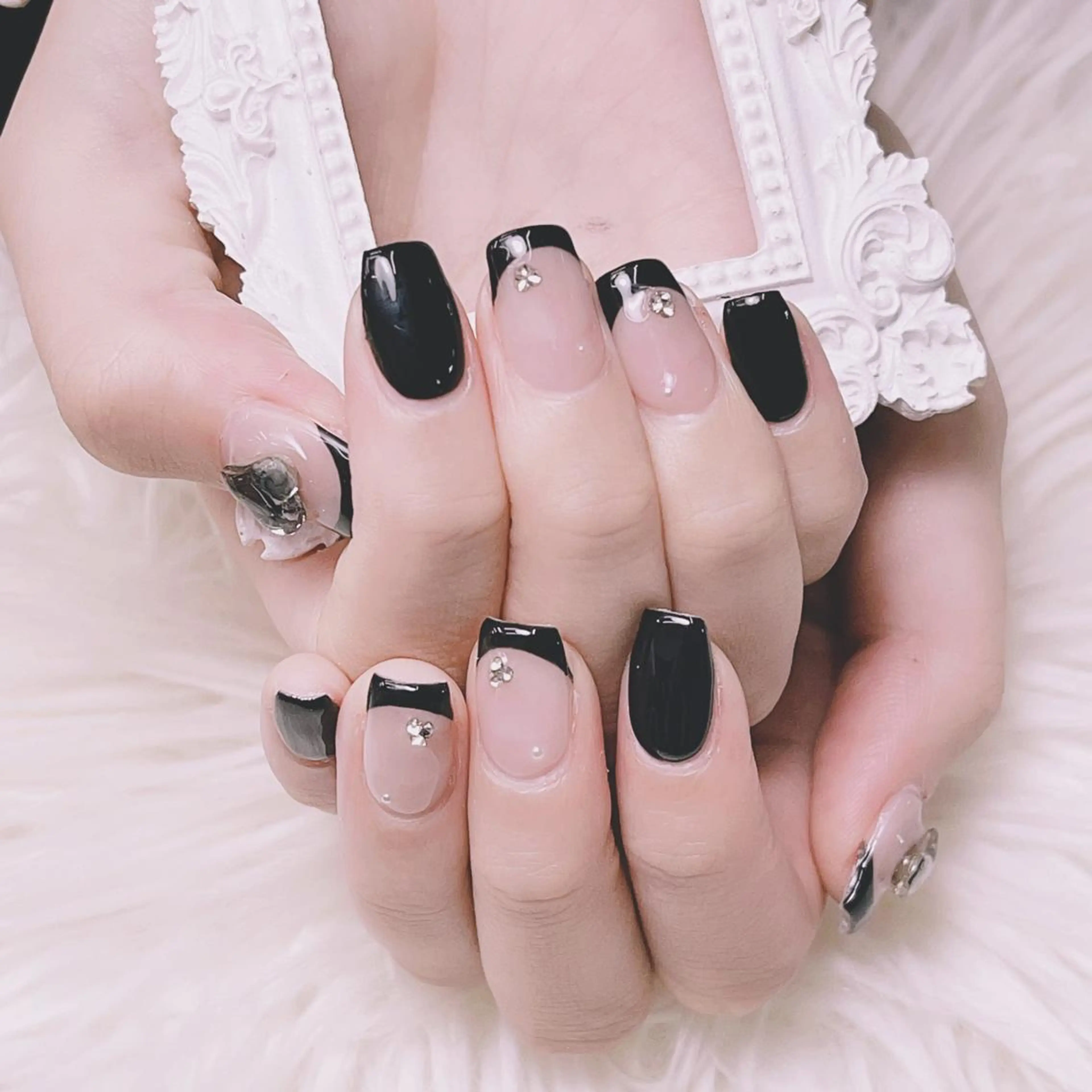 メンズ ネイル アートネイル フレンチネイル ジェルネイル キラキラネイル パラジェル Bloom スカルプ専門店のネイルデザイン