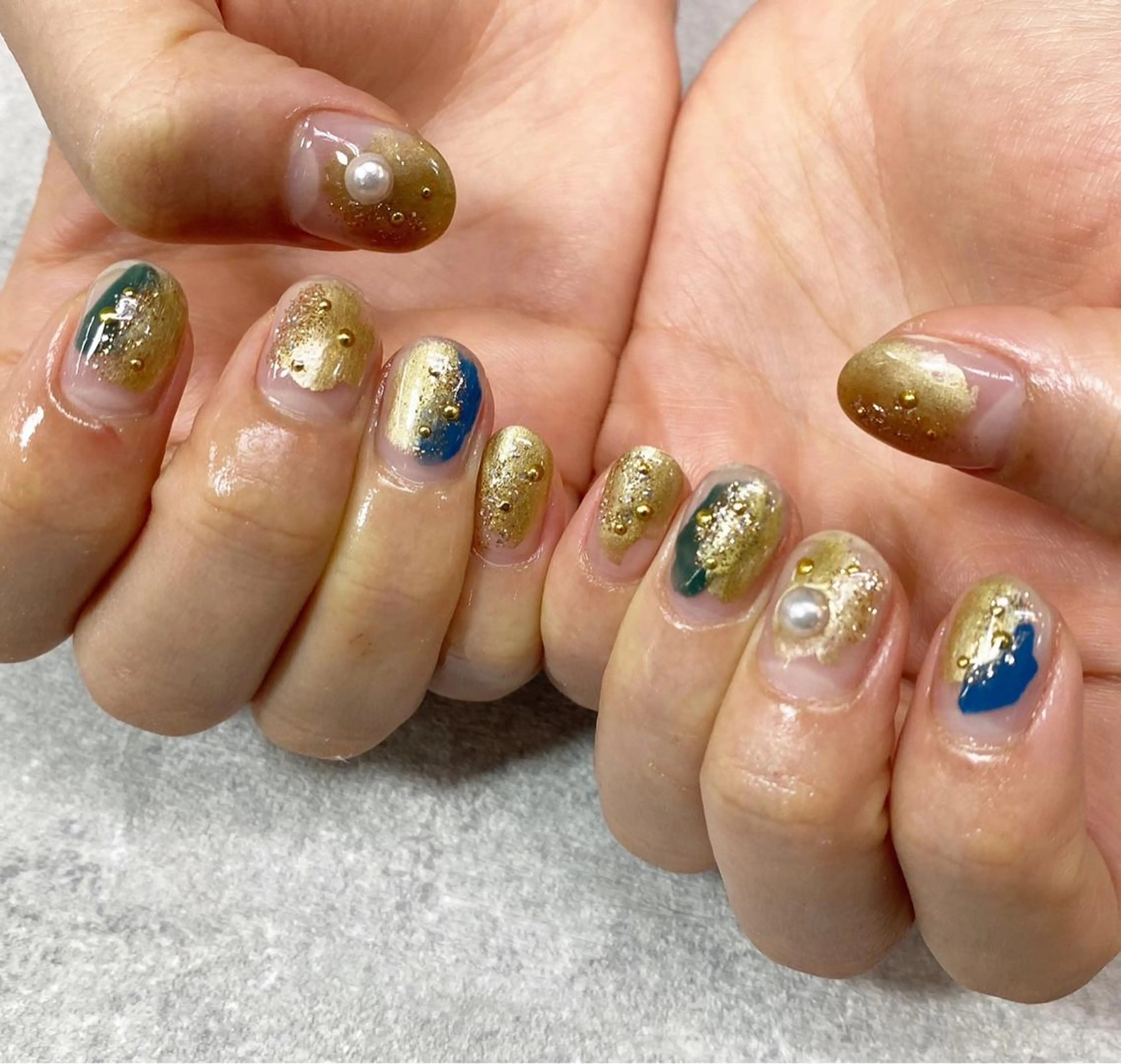 ネイル ゴールド ハンドネイル ハンドケア FASTNAIL PLUS 新宿店のネイルデザイン