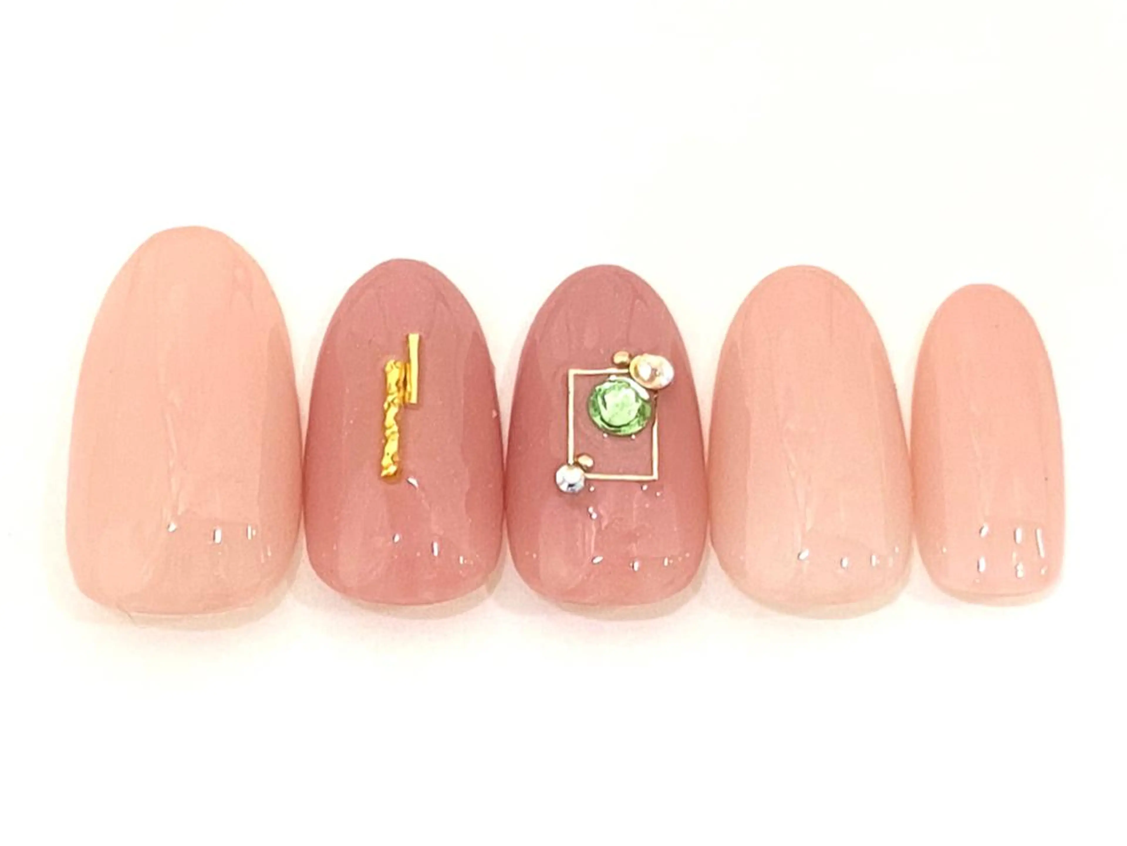 ネイル 株式会社JUEGO .○°のネイルデザイン