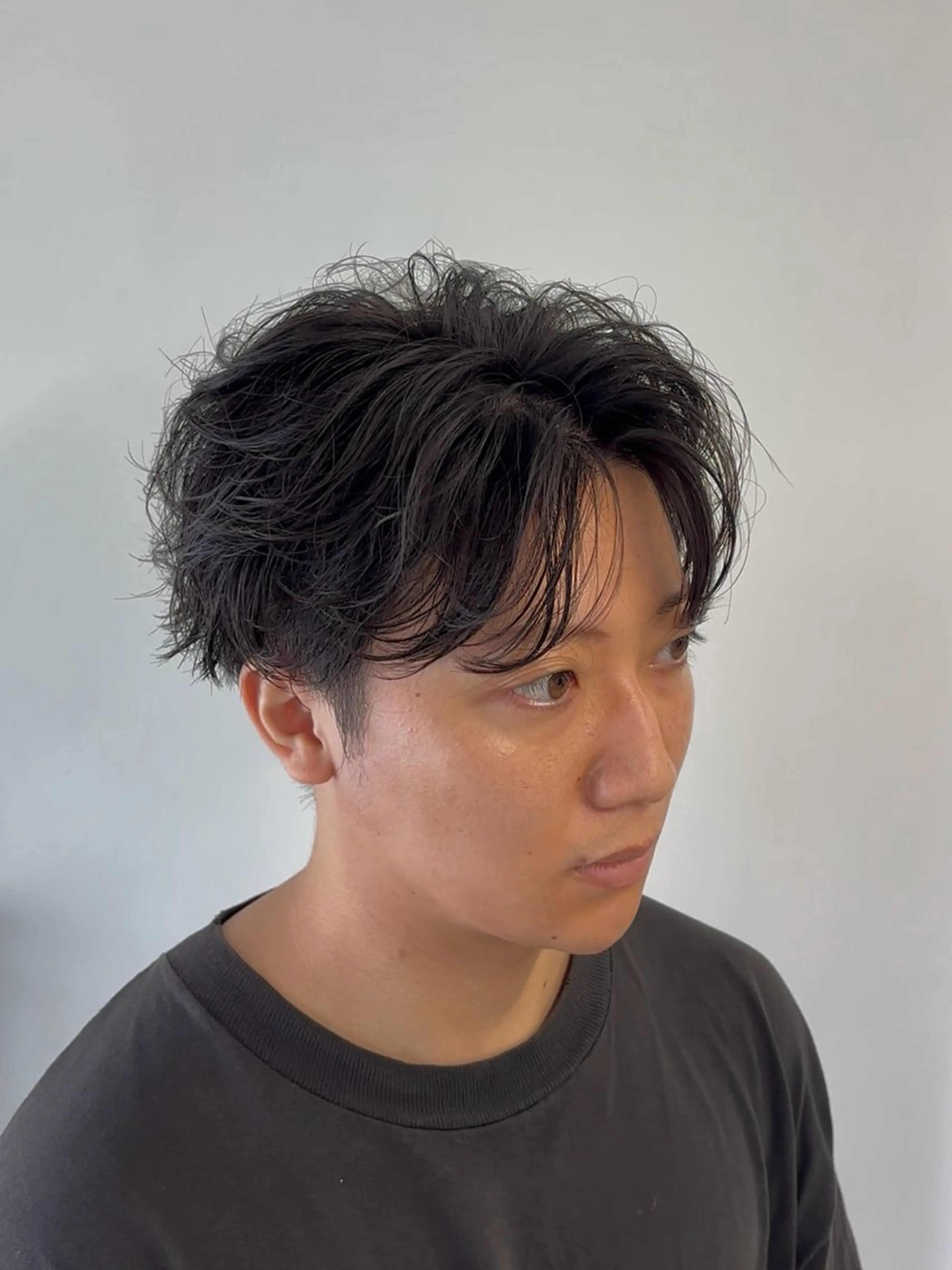 ショート パーマ メンズ フェザーパーマ メンズパーマ ニュアンスパーマ なりたひろと / メンズパーマのヘアスタイル