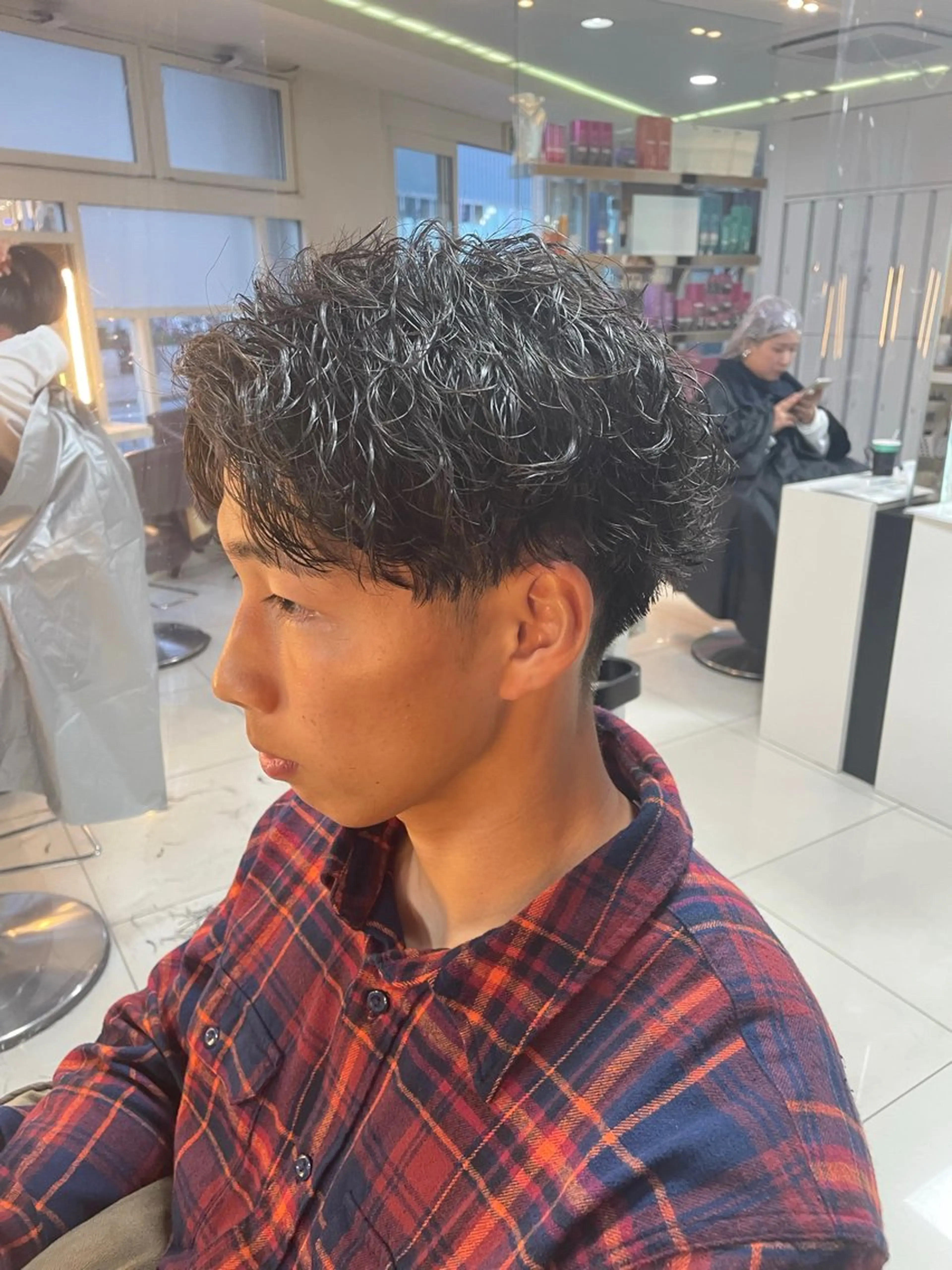 ミディアム パーマ ミディアムパーマ トリートメント SHUN メンズパーマのヘアスタイル