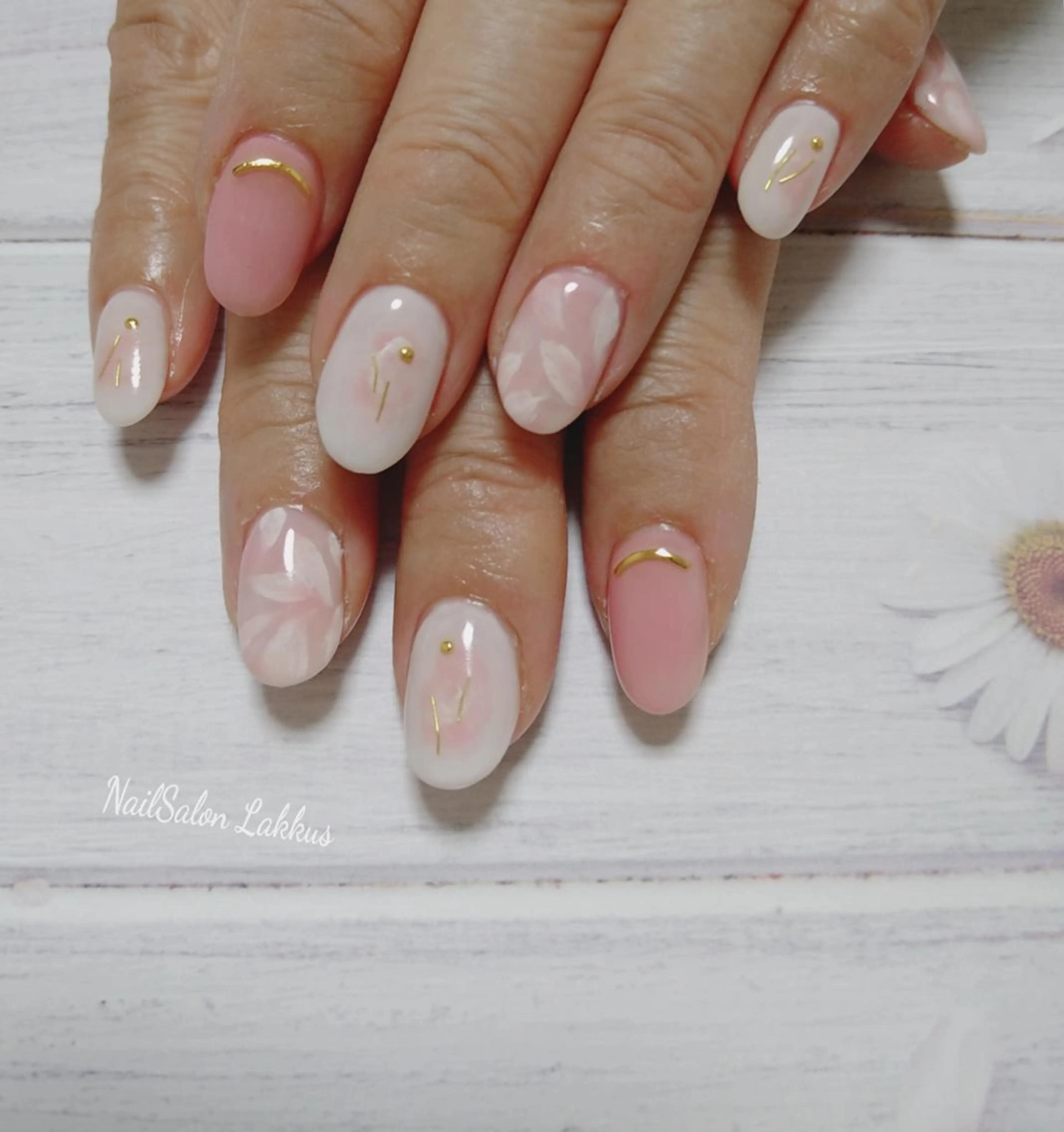 ネイル Lakkus N－Aのネイルデザイン