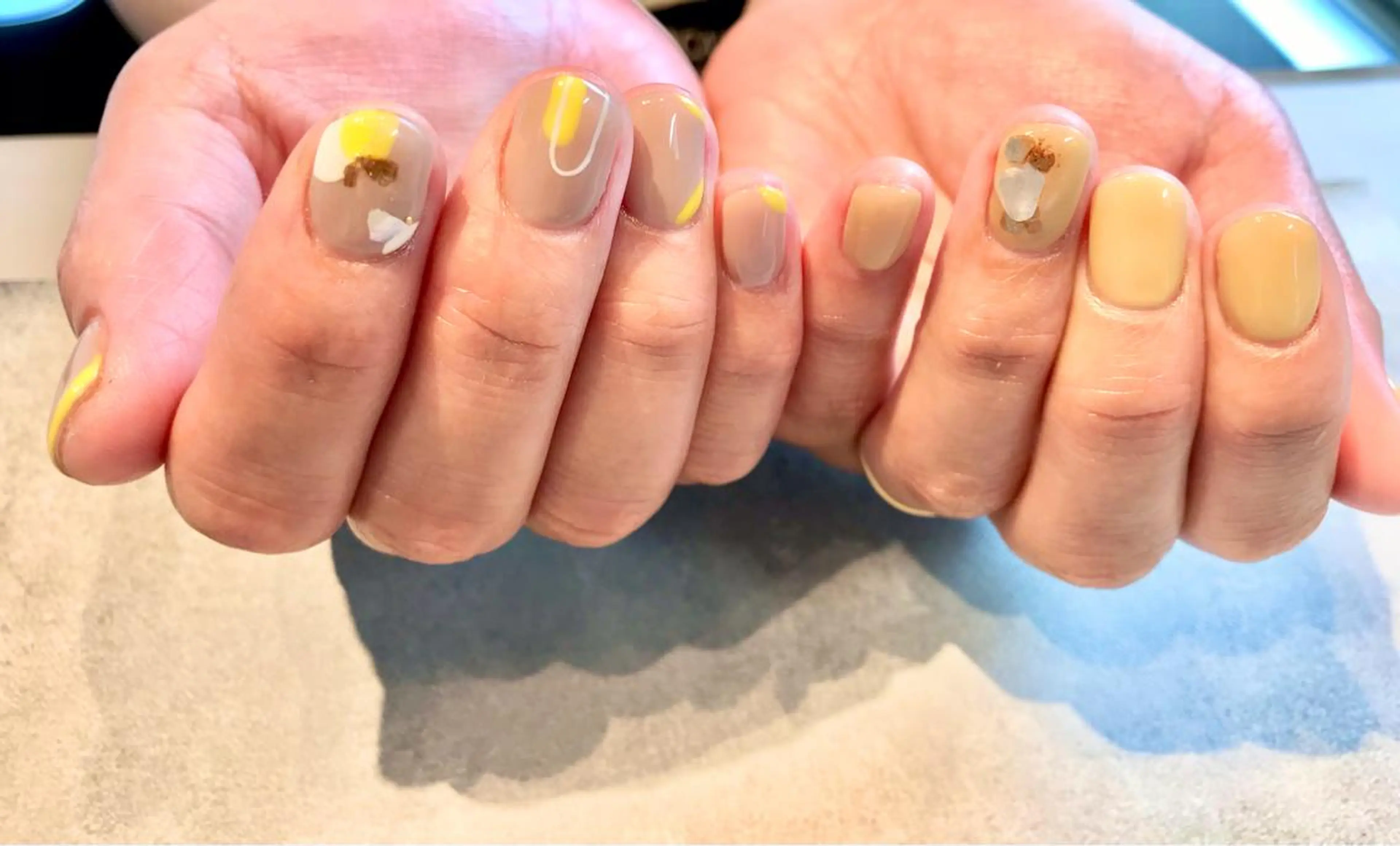 ネイル 黄色 ハンドネイル Baden Nail ﾊﾞ-ﾃﾞﾝ ﾈｲﾙのネイルデザイン