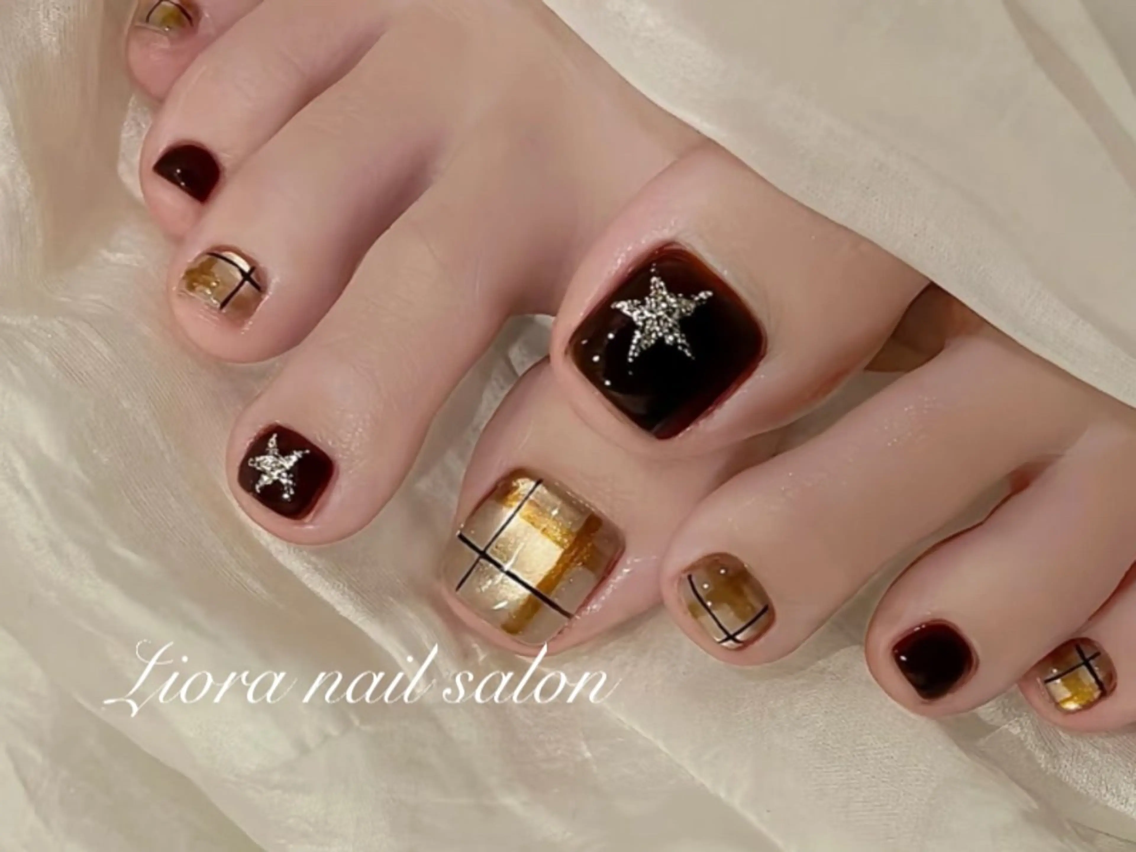 ネイル フレンチネイル ジェルネイル ガーリー グラデーション キラキラネイル Liora nail スカルプ専門店のネイルデザイン