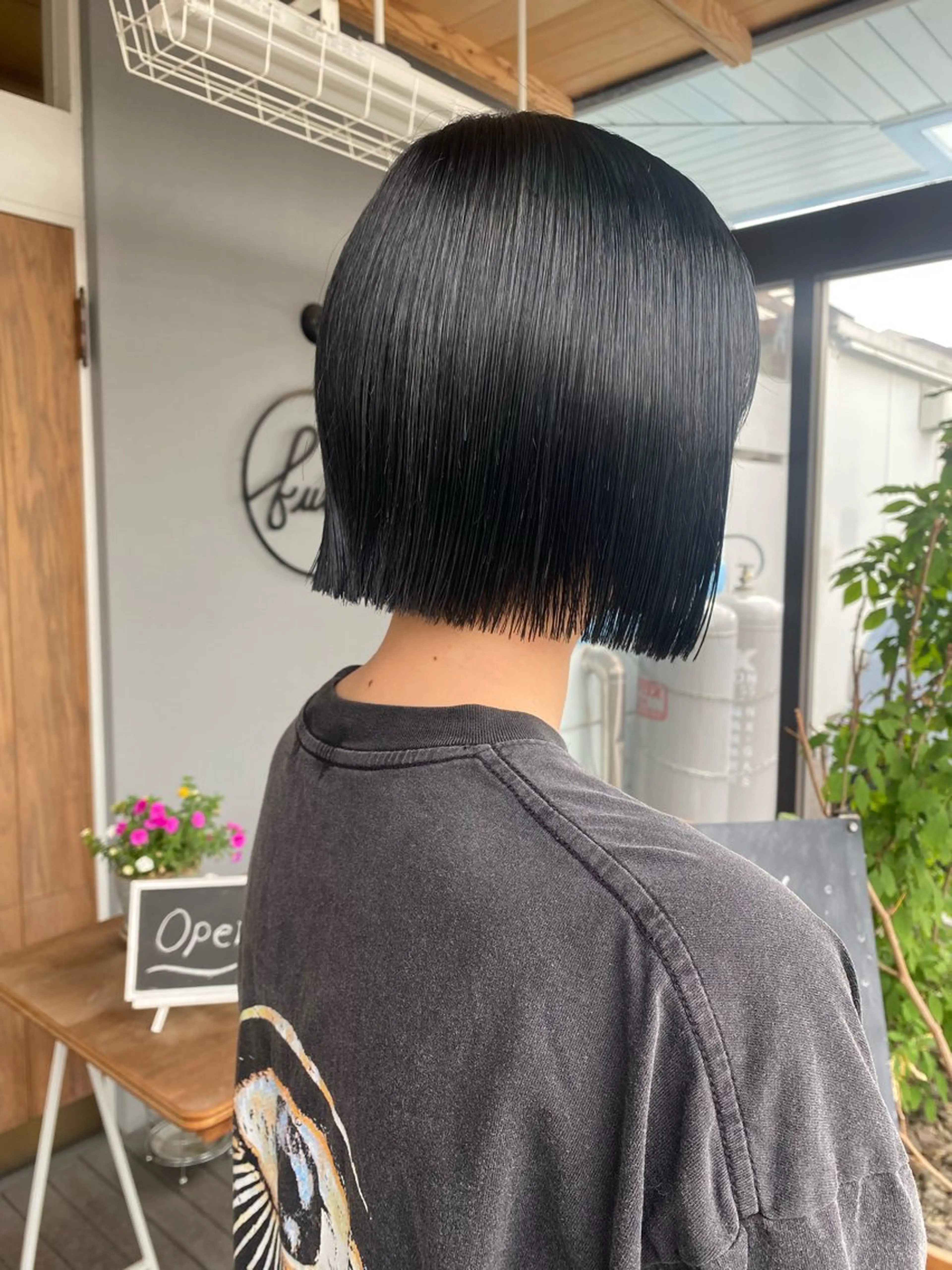 ショート カラー 黒髪 ブルーカラー ブルーブラック 透明感カラー ボブ ヘアカラー トリートメント fulam所属・MIKU ／fulamのヘアスタイル