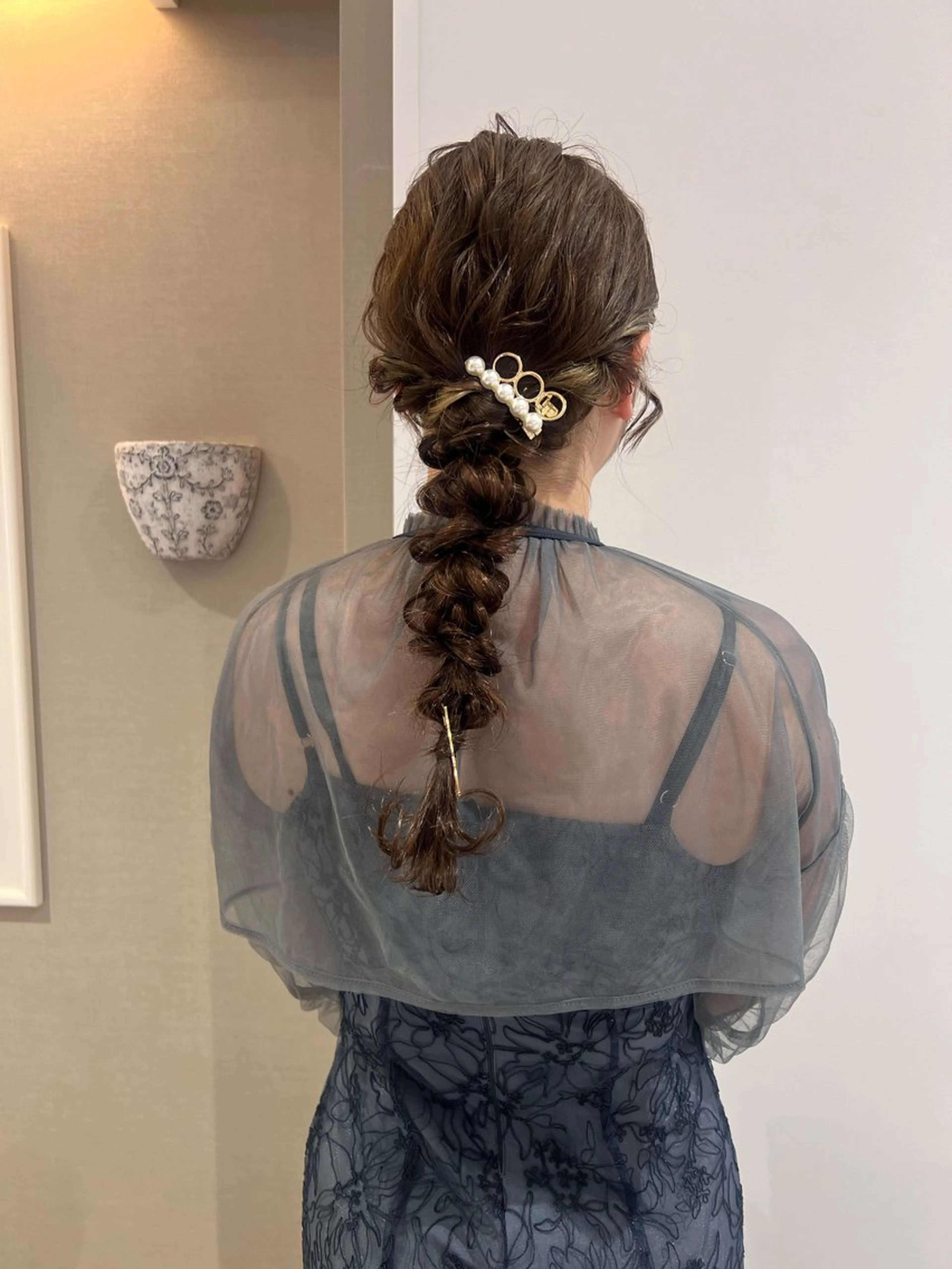 ロング ヘアアレンジ ヘアセット karin🌛ボブ／ 透明感たっぷりカラーのヘアスタイル