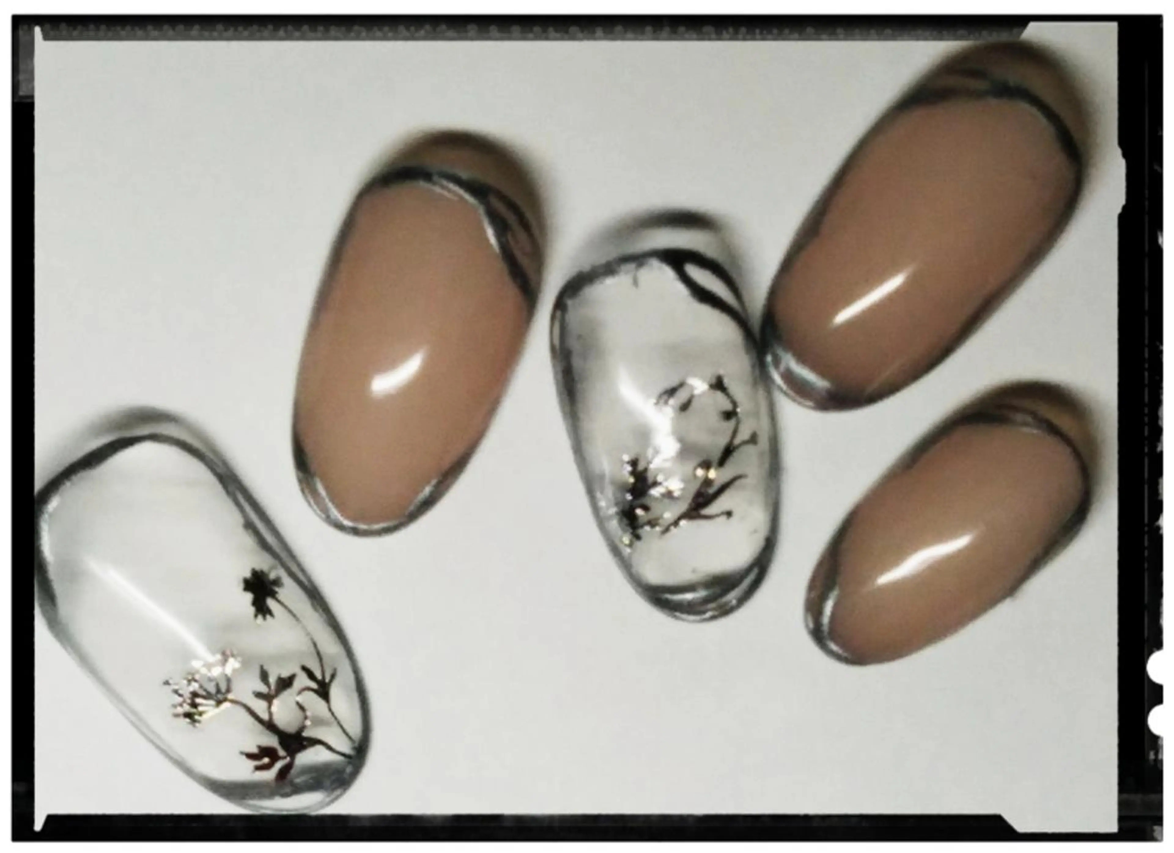 ネイル クリアネイル フラワーネイル シルバー ハンドネイル リラクゼーション＆ネイル仙殊~センジュ~所属・senju 　のネイルデザイン