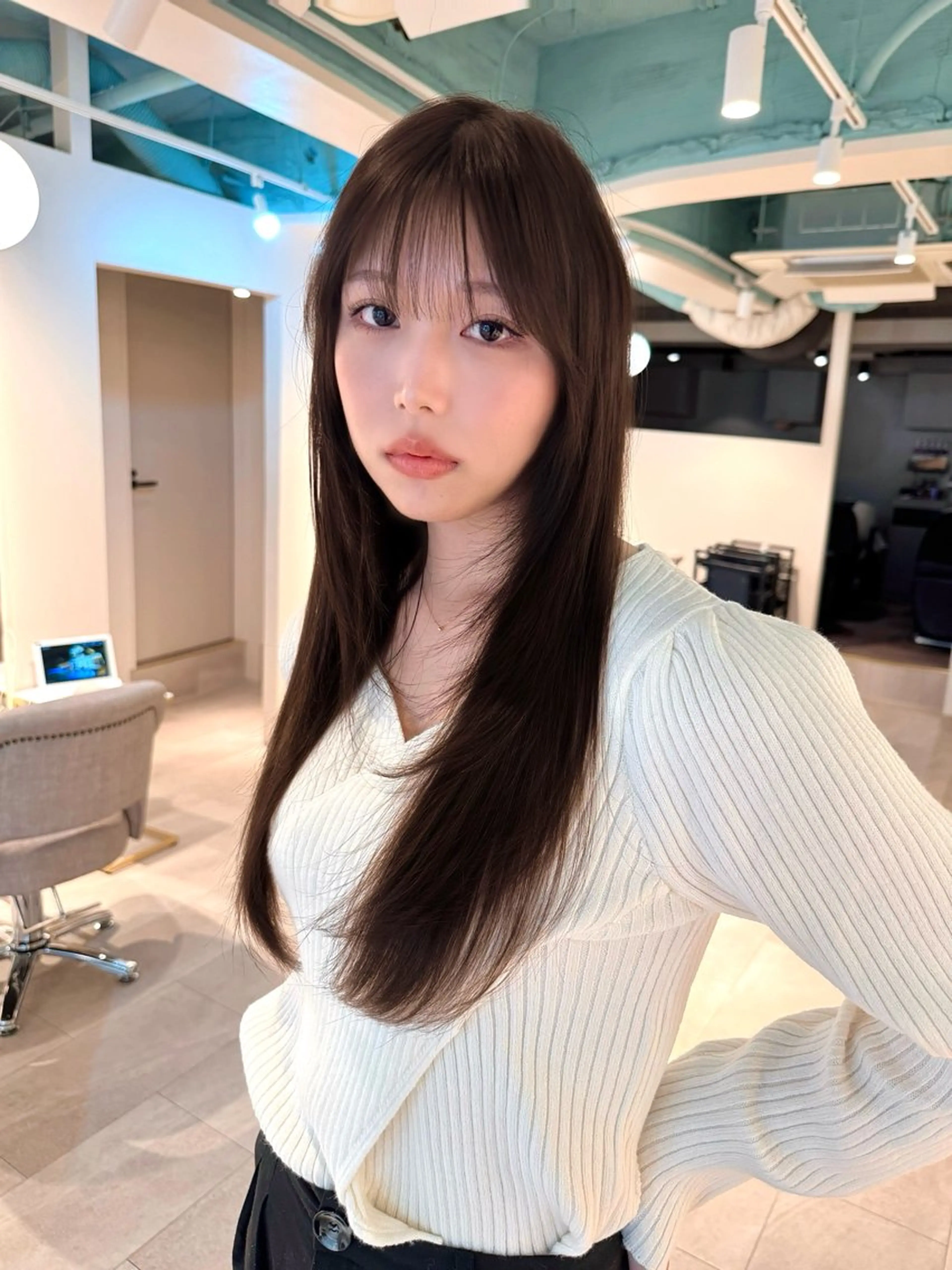 ロング カット ヘアカラー トリートメント ハイレイヤー/顔周り /レイヤーカットのヘアスタイル