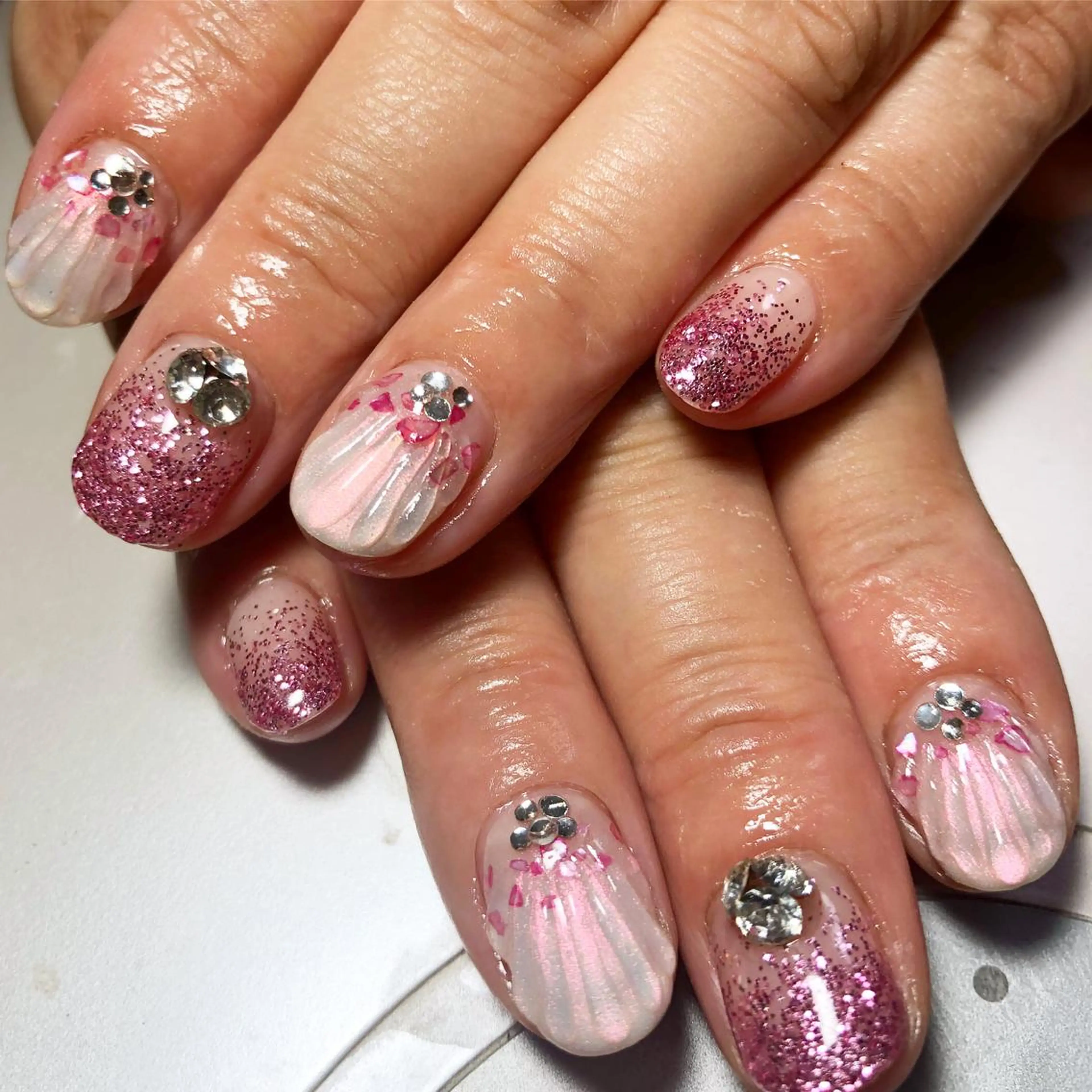 ネイル アートネイル ラメ(グリッター) ラメグラデーション ストーンネイル MaHaRo所属・S HARUKAのネイルデザイン