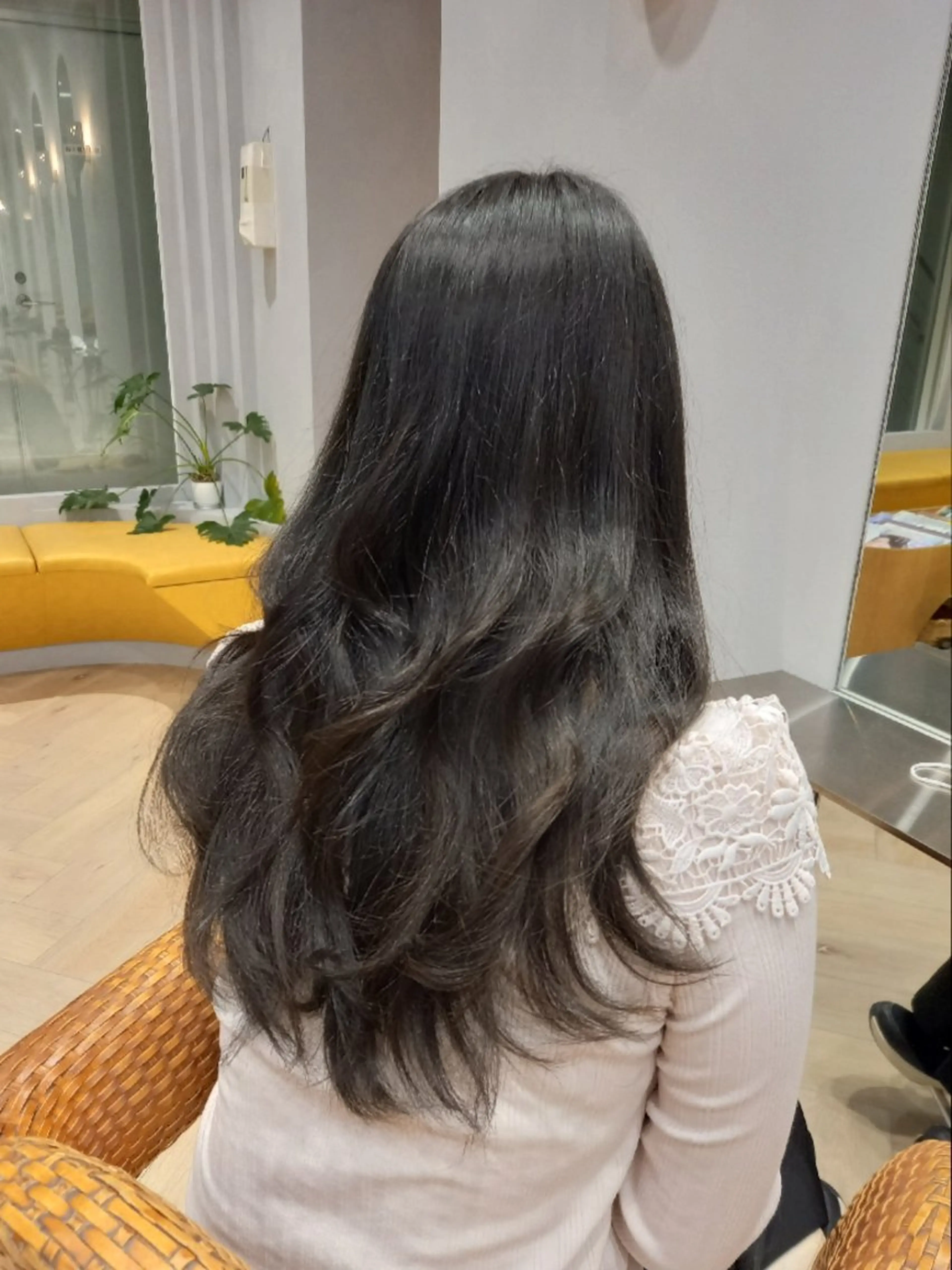 カラー ヒジオカ リナのヘアスタイル