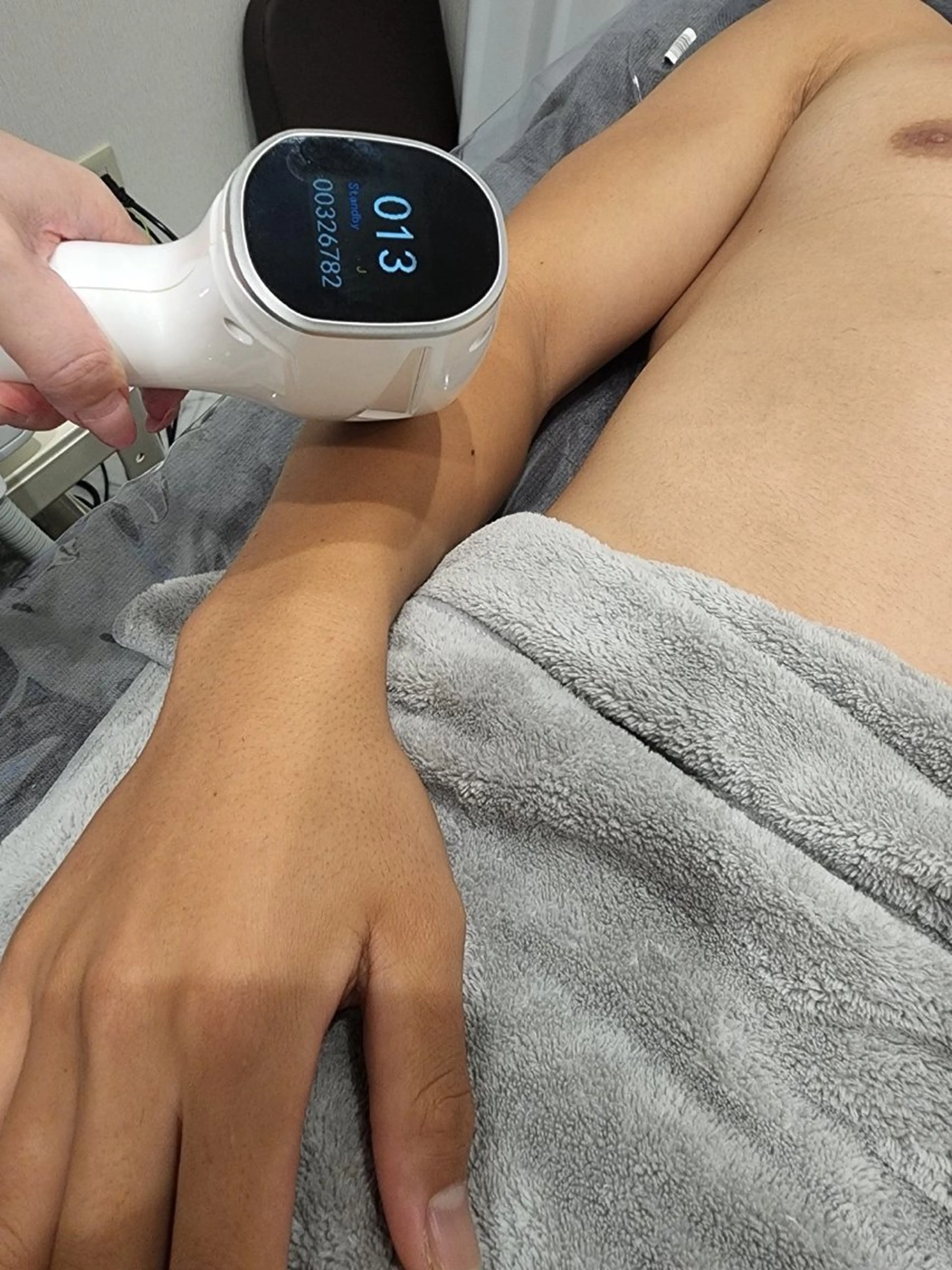 今だけ！！キャンペーン40%OFF【初回限定⭐️】肘下LED脱毛体験 30分 ￥7,700→￥4,620 回数：1回の写真