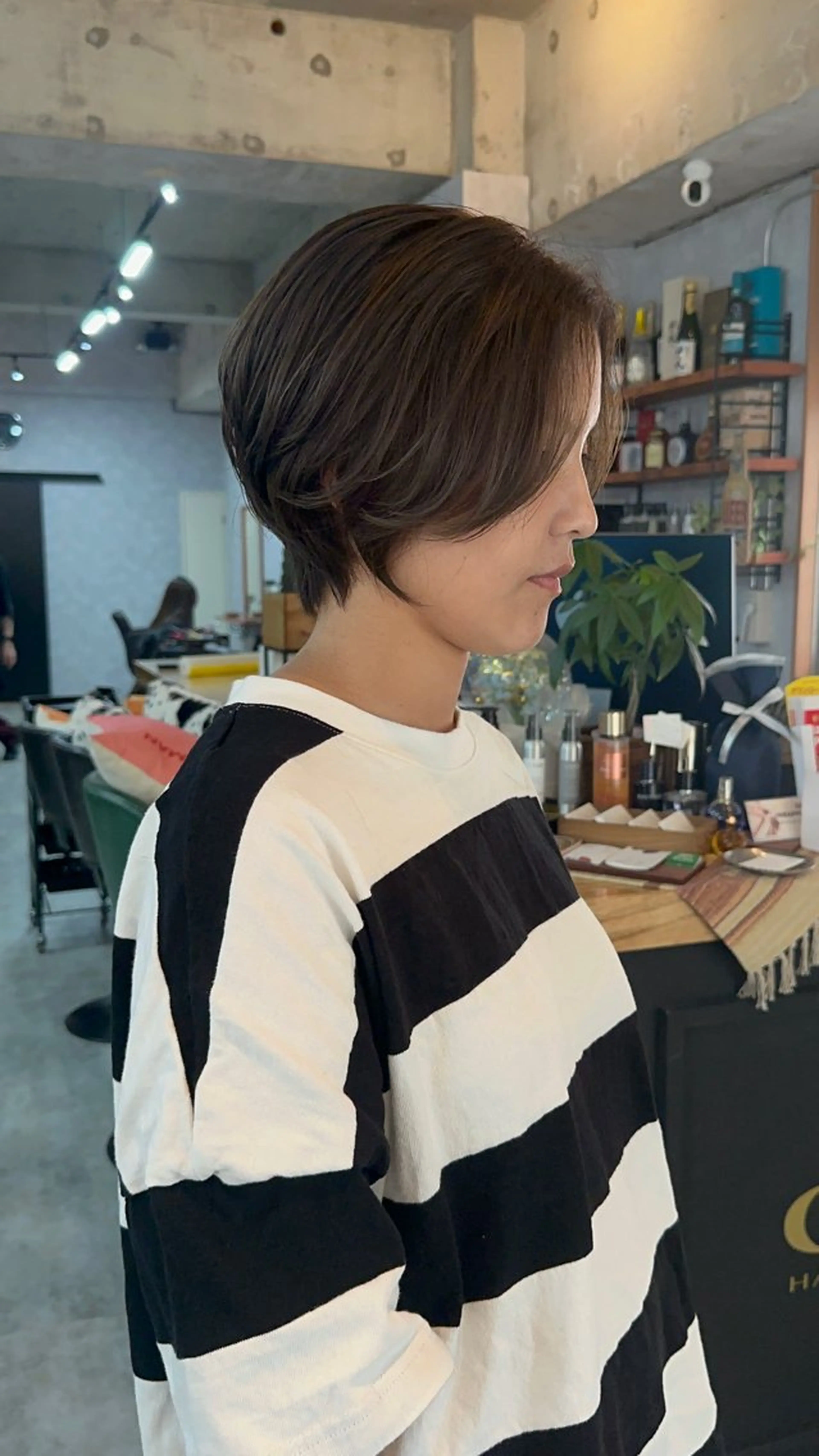 ショート 切りっぱなしボブ ショートボブ ハンサムショート 丸みショート アッシュ C’LD hair  produce /シールドヘア所属・モテ髪/ボブ/ショー ト/アダチフウトのヘアスタイル