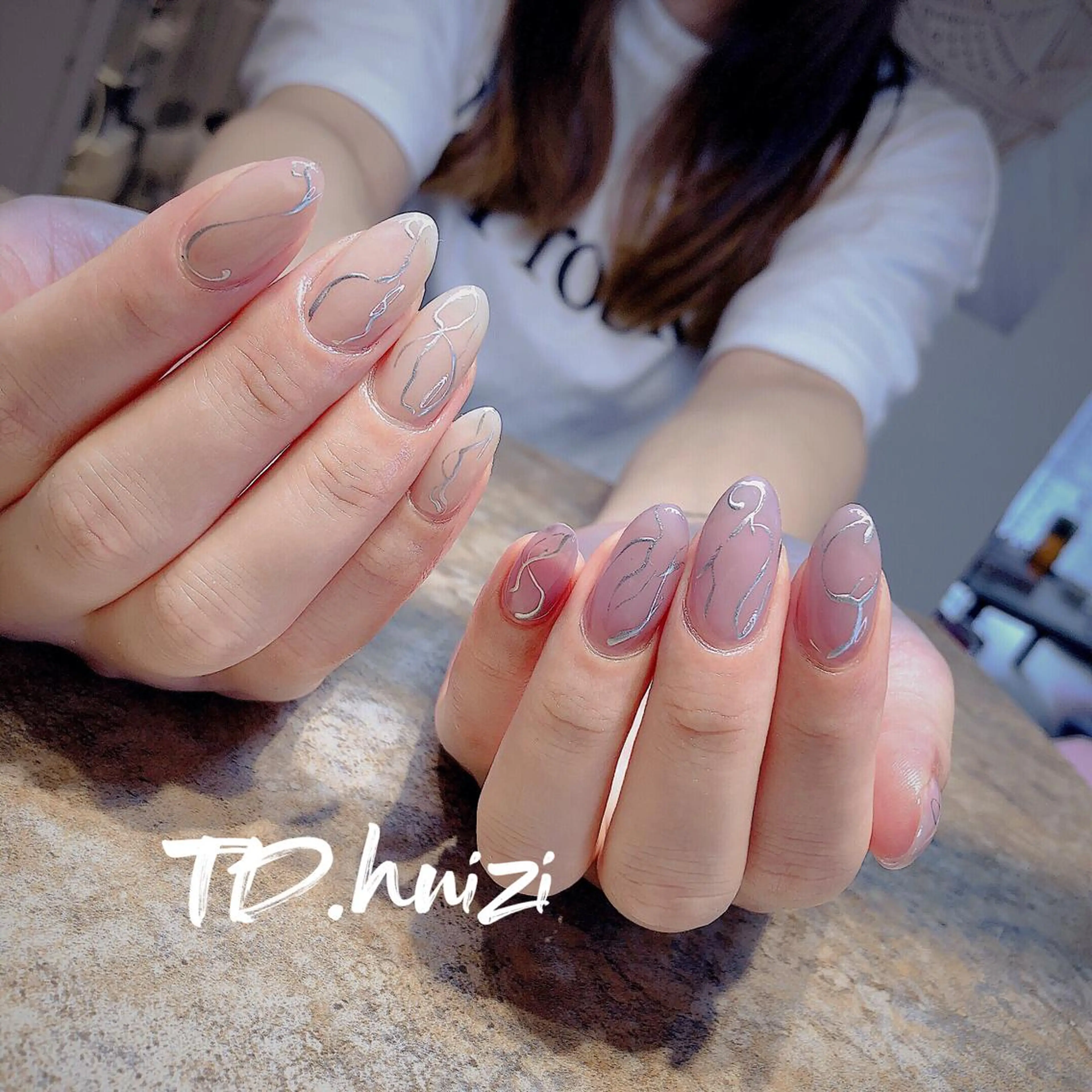 ミディアム めぐみのネイルサロン 惠のネイルデザイン