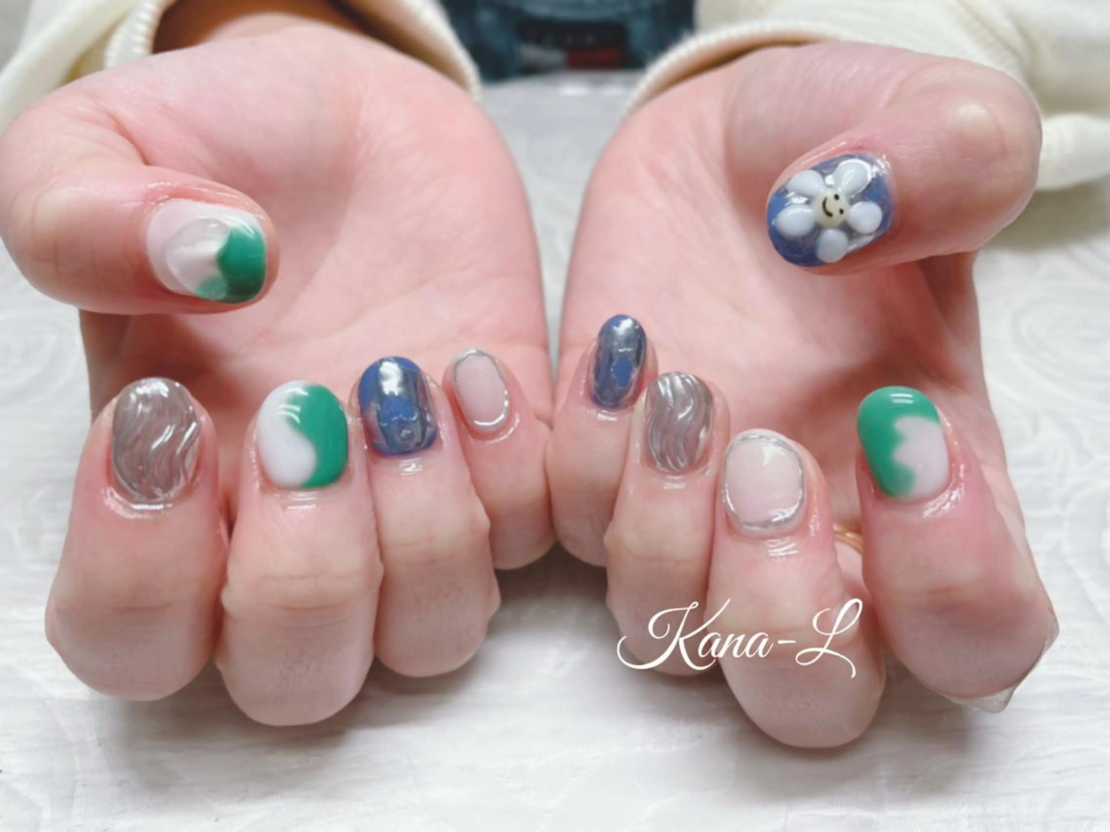 カラー ネイル フラワーネイル ミラーネイル ニュアンスネイル ぷっくりネイル 夏ネイル 芦辺 香奈のネイルデザイン