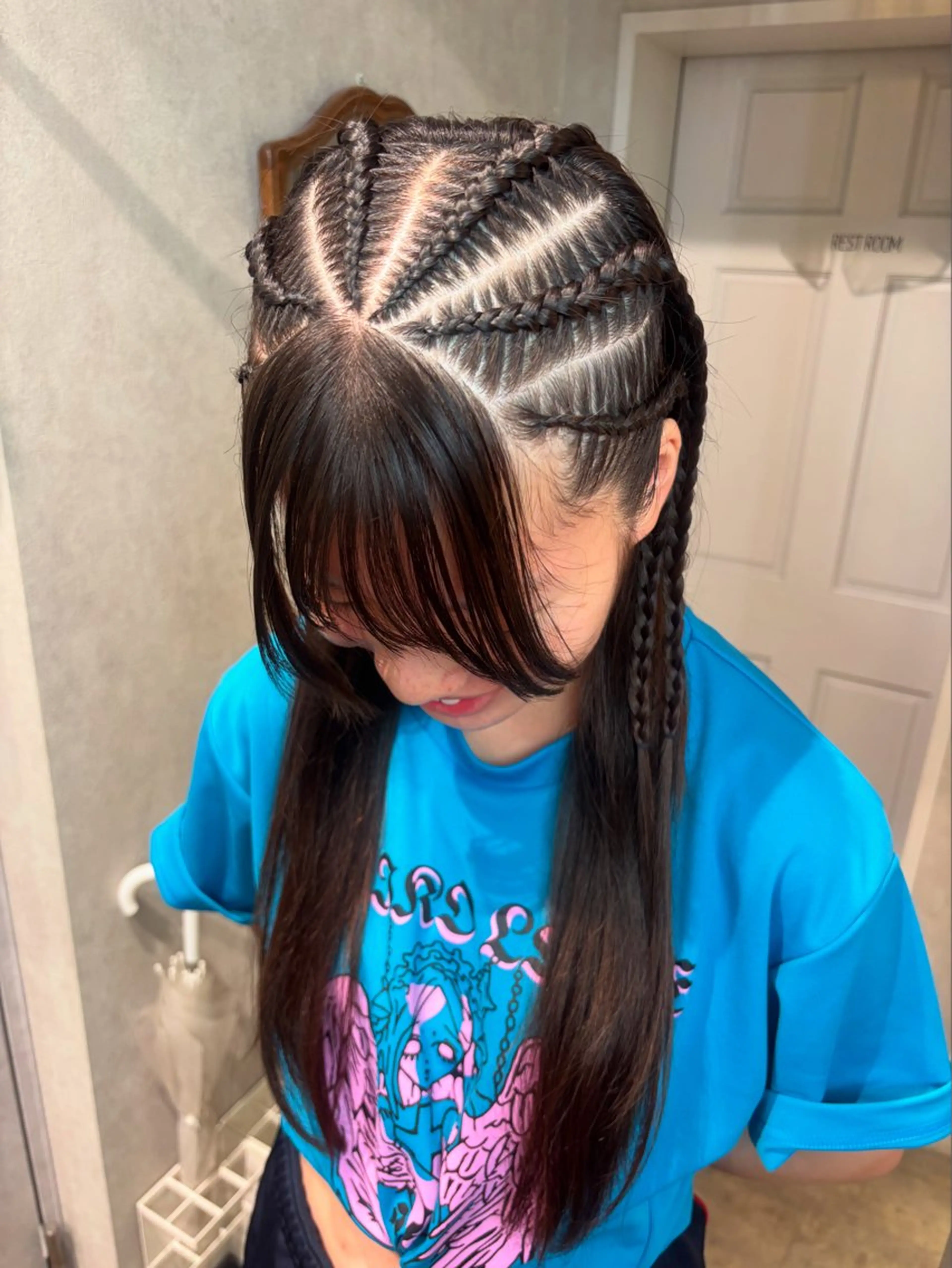 ロング ヘアアレンジ 切りっぱなしボブ ボブ くせ毛 顔まわりレイヤー 顔周りカット ヘアセット iona/ハイトーン /ネイルのネイルデザイン