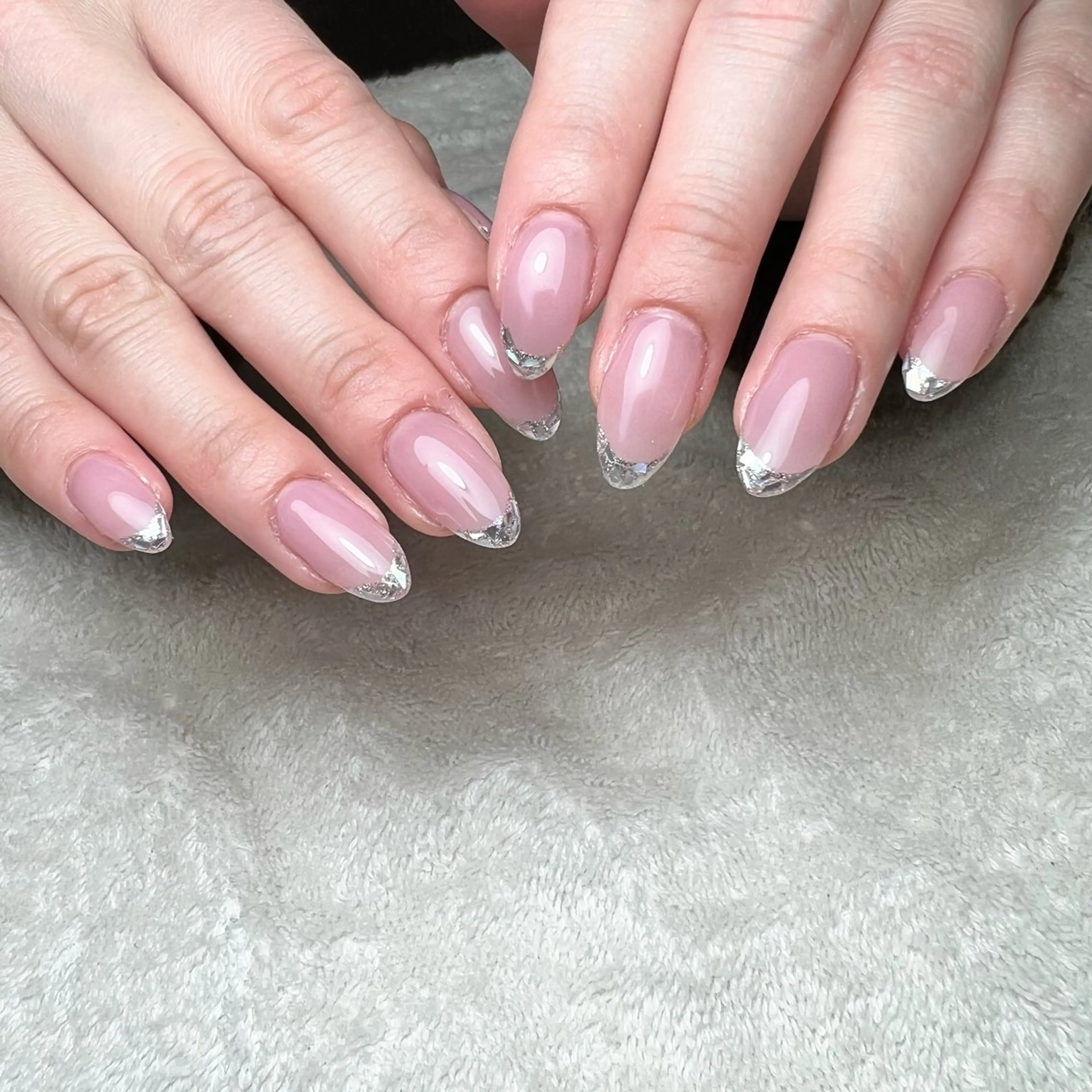 ネイル フレンチネイル ガラスフレンチ ハンドネイル COCO+所属・COCO +のエステ・リラクイメージ