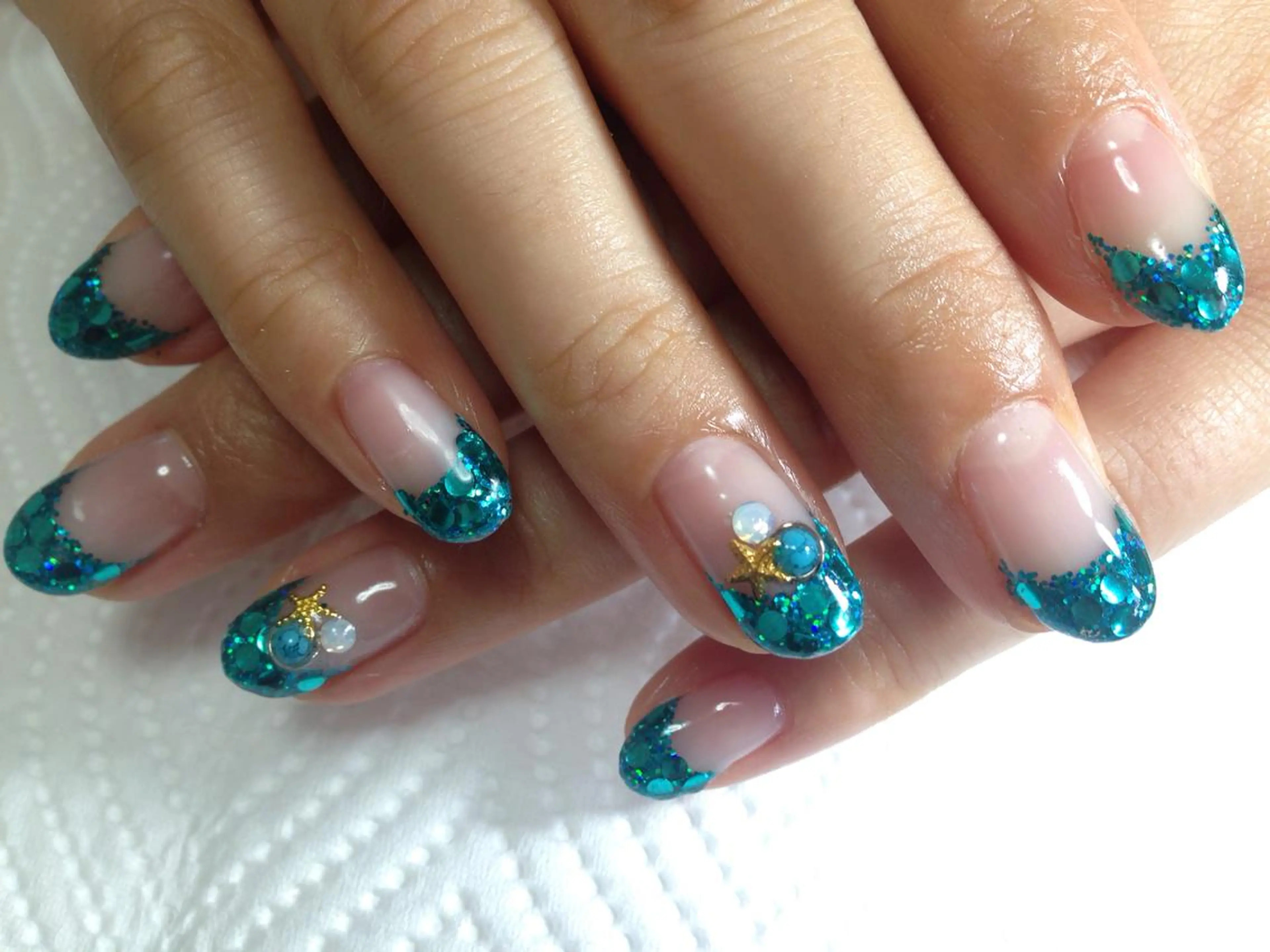 ネイル フレンチネイル ジェルネイル キラキラネイル リラネイル所属・福田 美代子のネイルデザイン