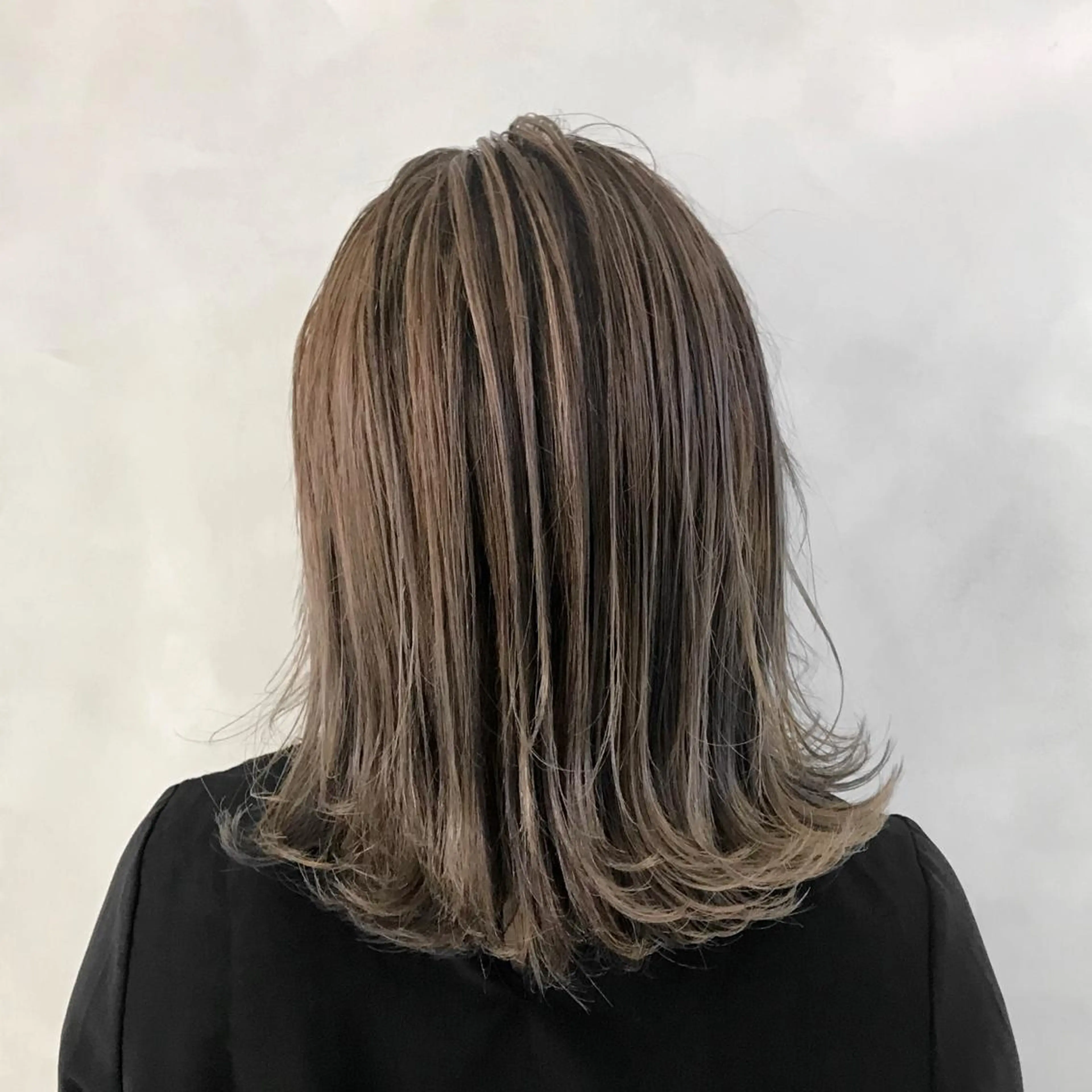 ショート カラー カット トリートメント ヘアセット カット・ブリーチ TAIGAのヘアスタイル