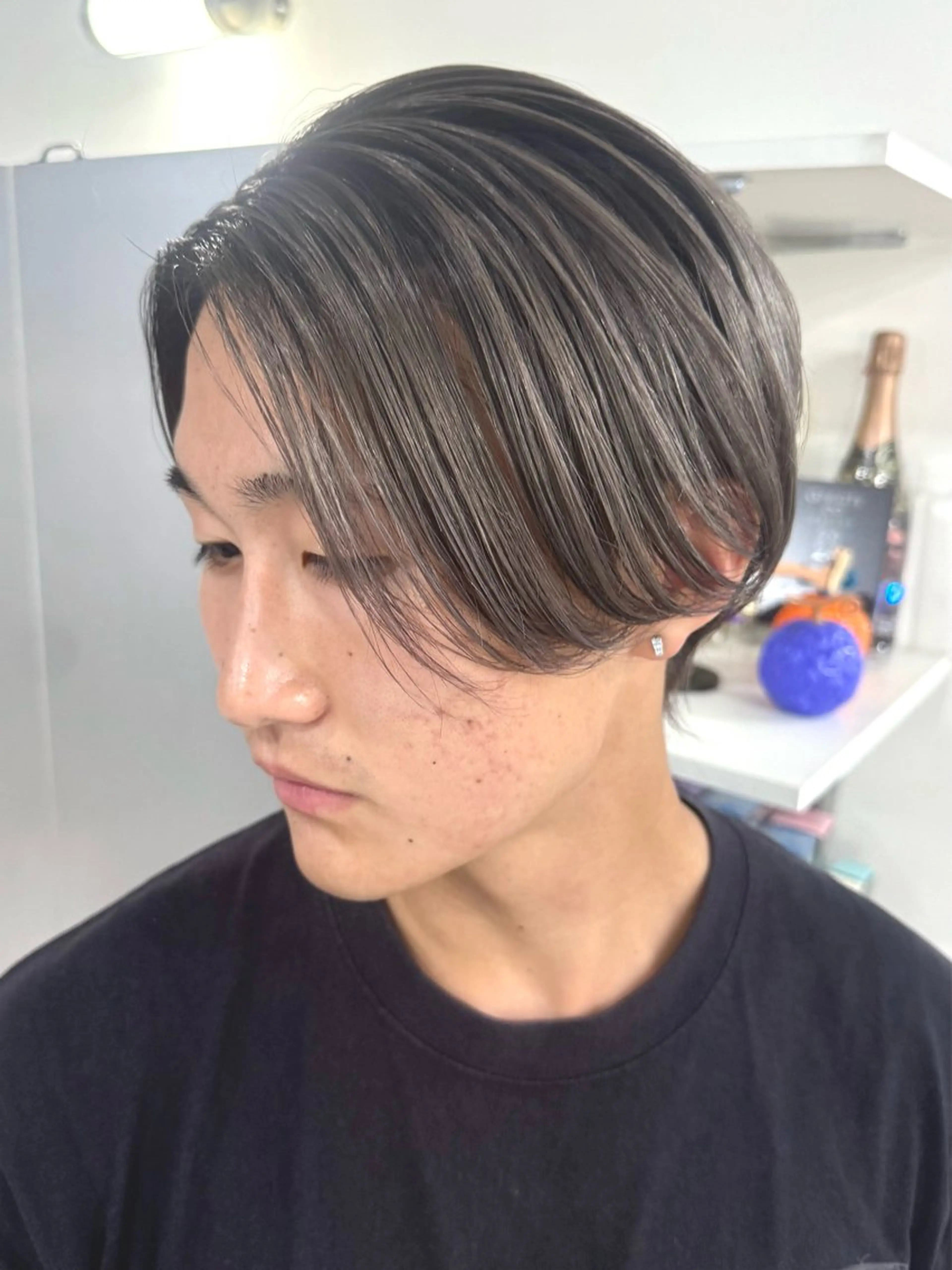 ショート カラー バレイヤージュ ブリーチ レイヤーカット 篠崎 佑季のヘアスタイル