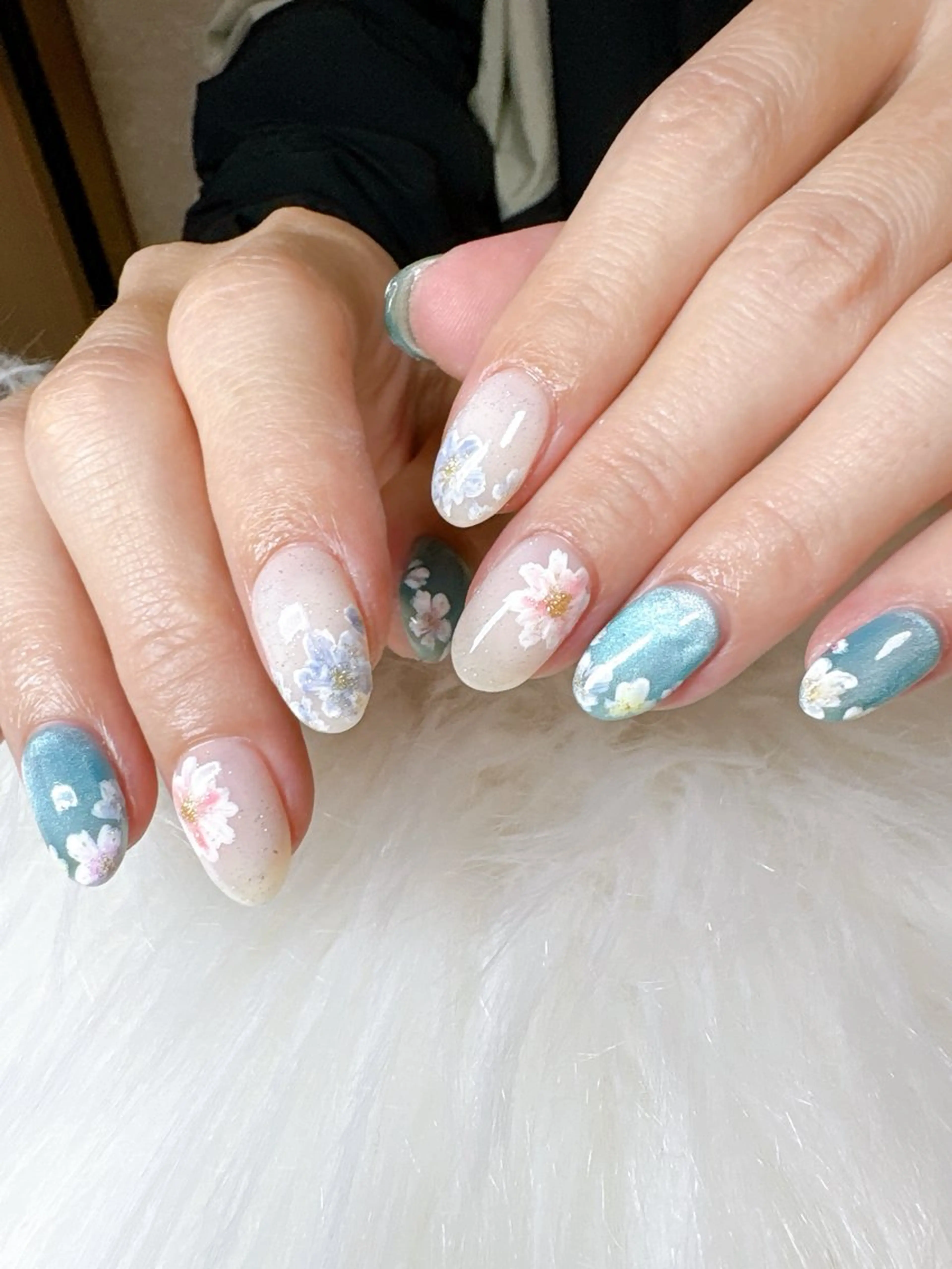 ネイル ECLAT エクラ所属・寺山 千鶴のネイルデザイン