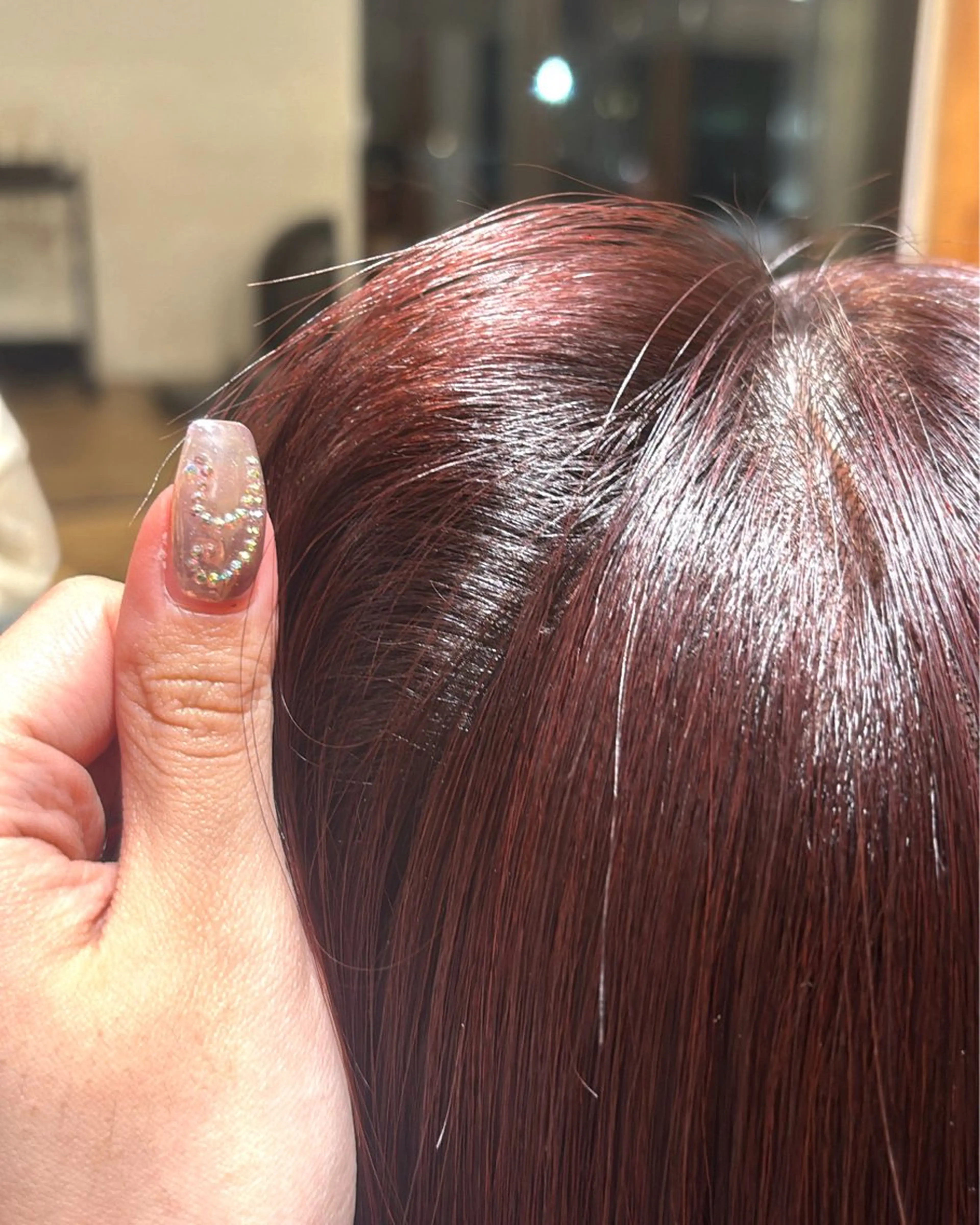 セミロング カラー ボルドーカラー 小木曽 里華のヘアスタイル