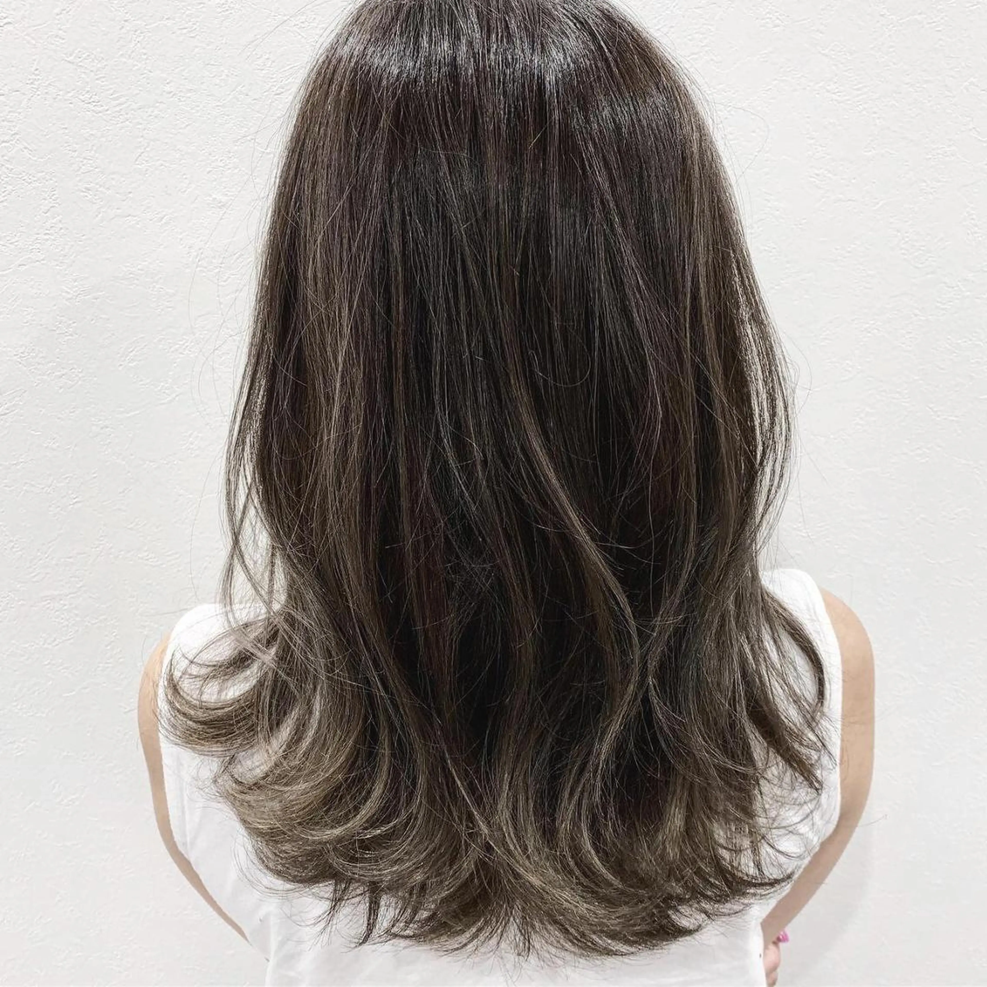 セミロング 指名支持率NO.1 スタイリストのヘアスタイル