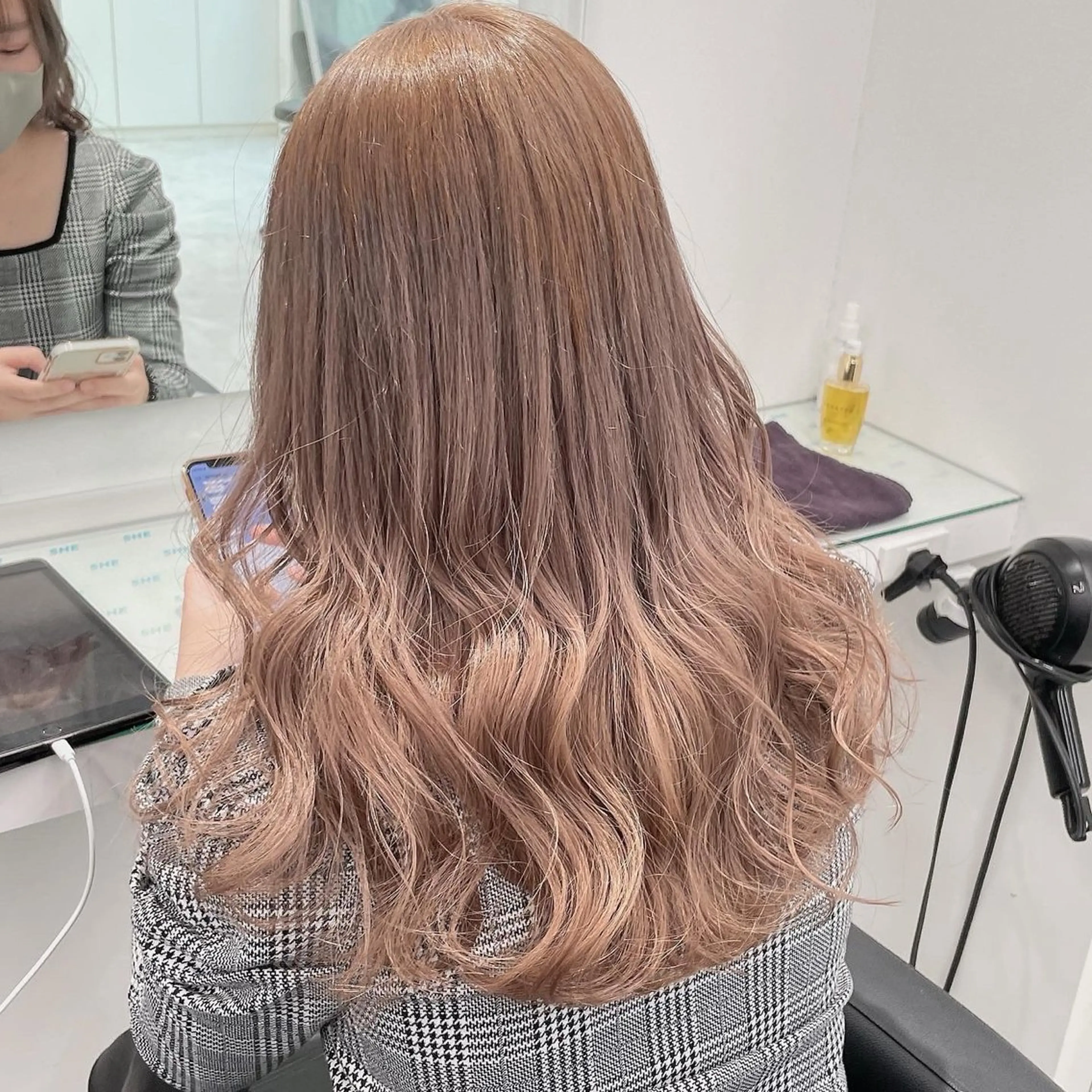 ロング メンズ ヘアカラー トリートメント 艶感ミルクティー🤍 色落ち綺麗🤍ともやのヘアスタイル