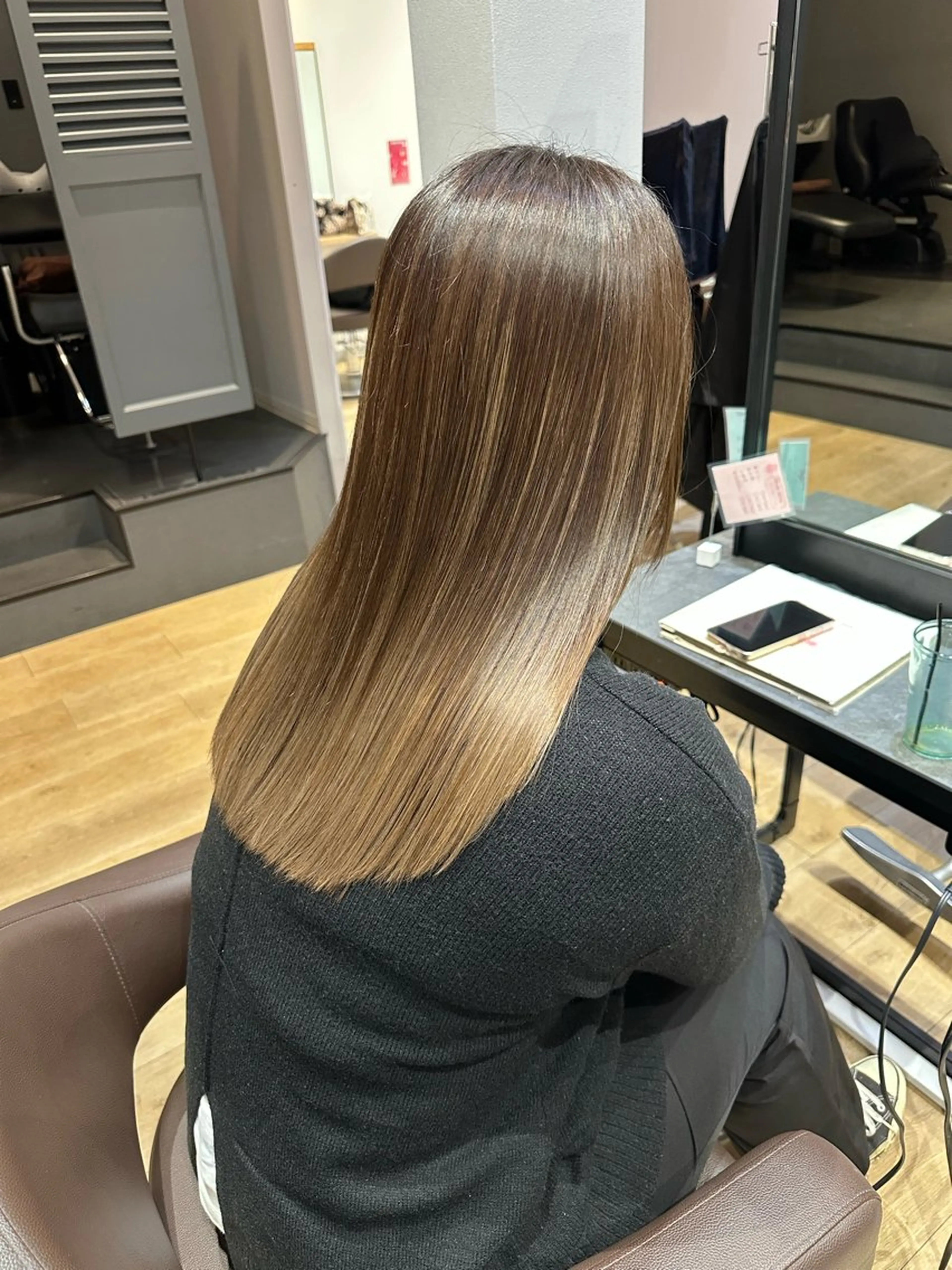 セミロング トリートメント Chere rosso 金剛店所属・色落ち綺麗な艶カラー 北野豊彦のヘアスタイル