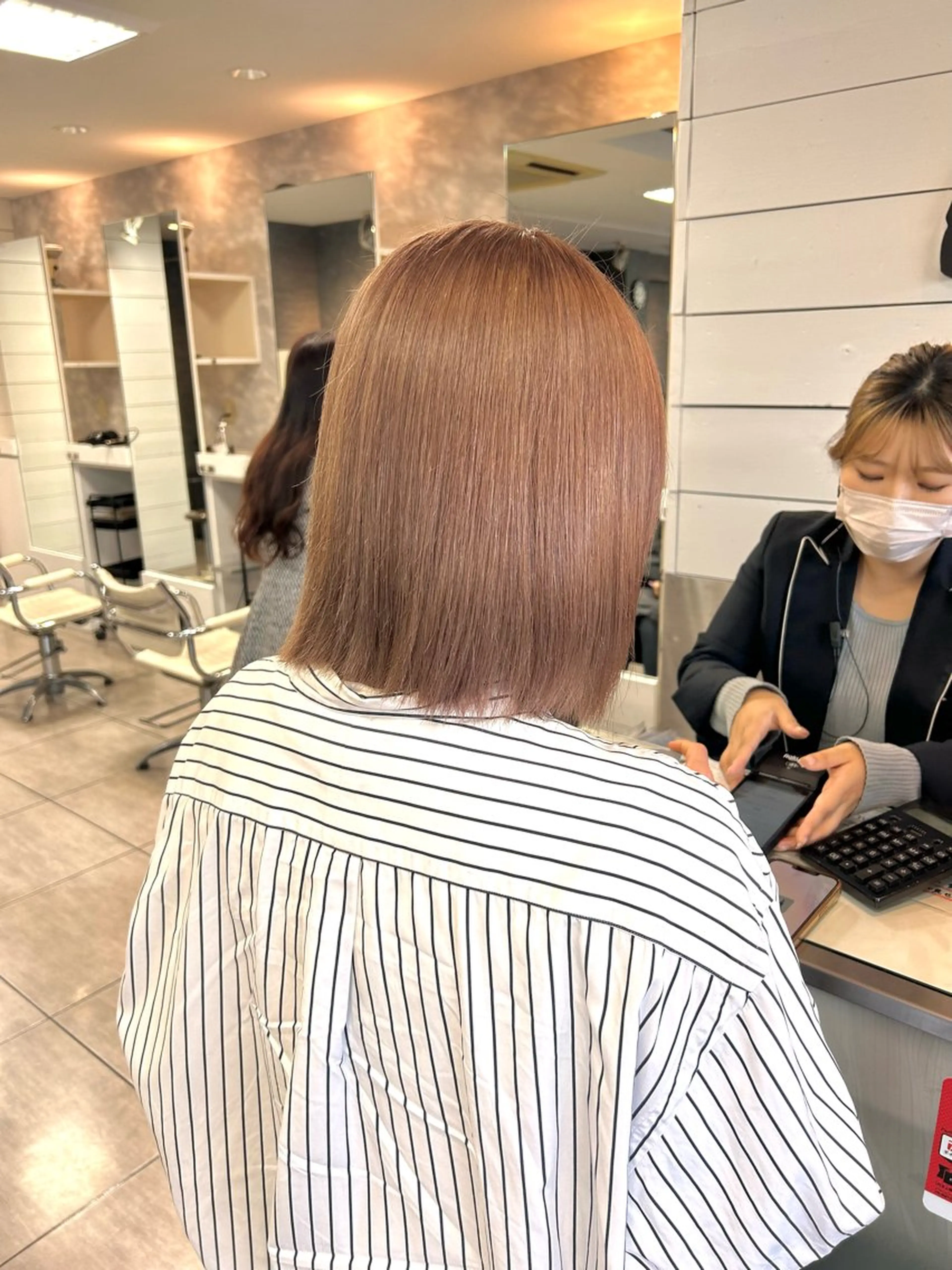 ミディアム カラー ヘアアレンジ ベージュカラー ブリーチ ピンクカラー ピンクベージュ ヘアカラー トリートメント インナー×縮毛矯正 ピンクカラー澤井里菜のヘアスタイル