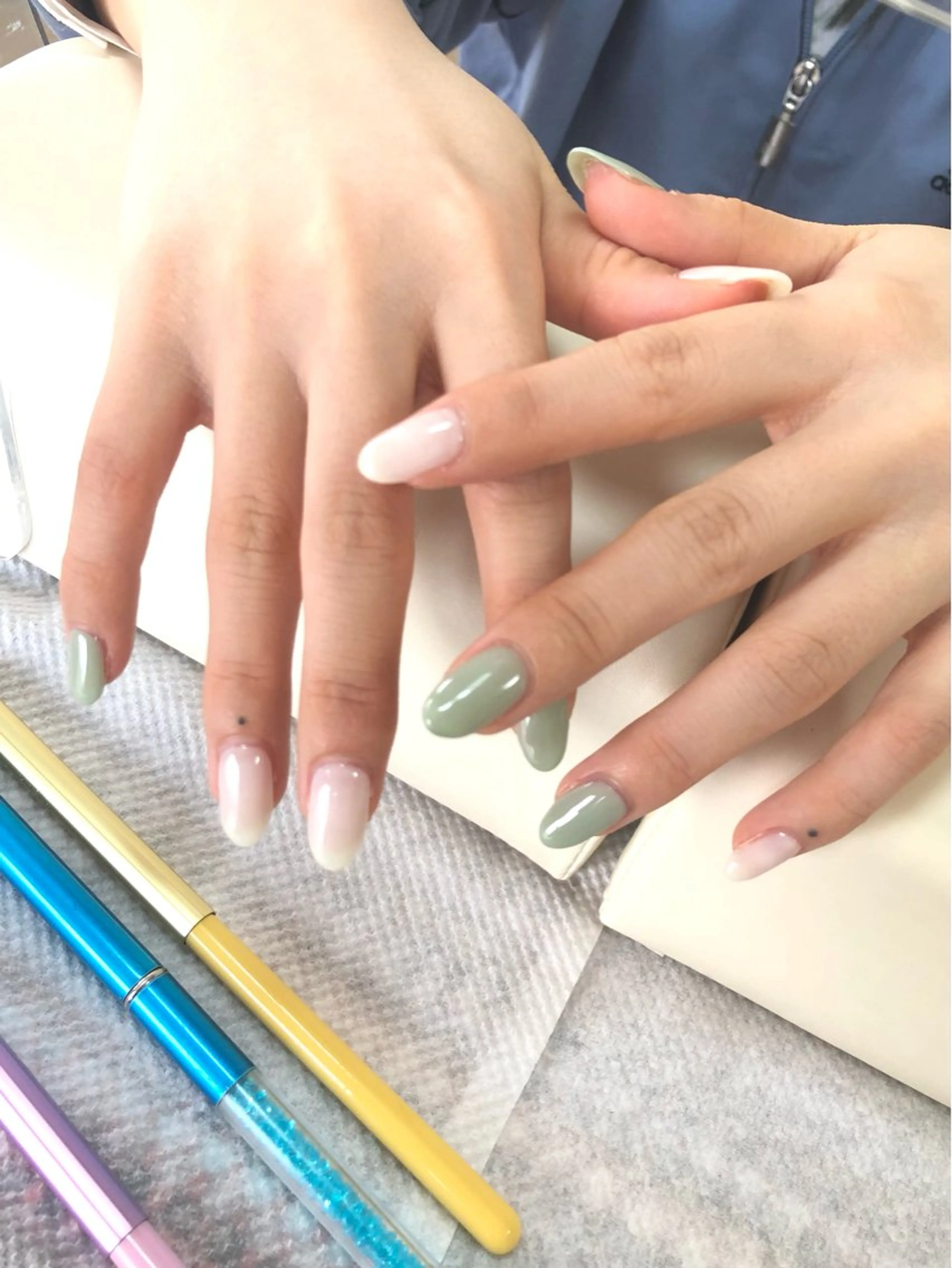 ネイル グリーン シンプルネイル ホワイト ハンドネイル meeho所属・salon *meehoのネイルデザイン