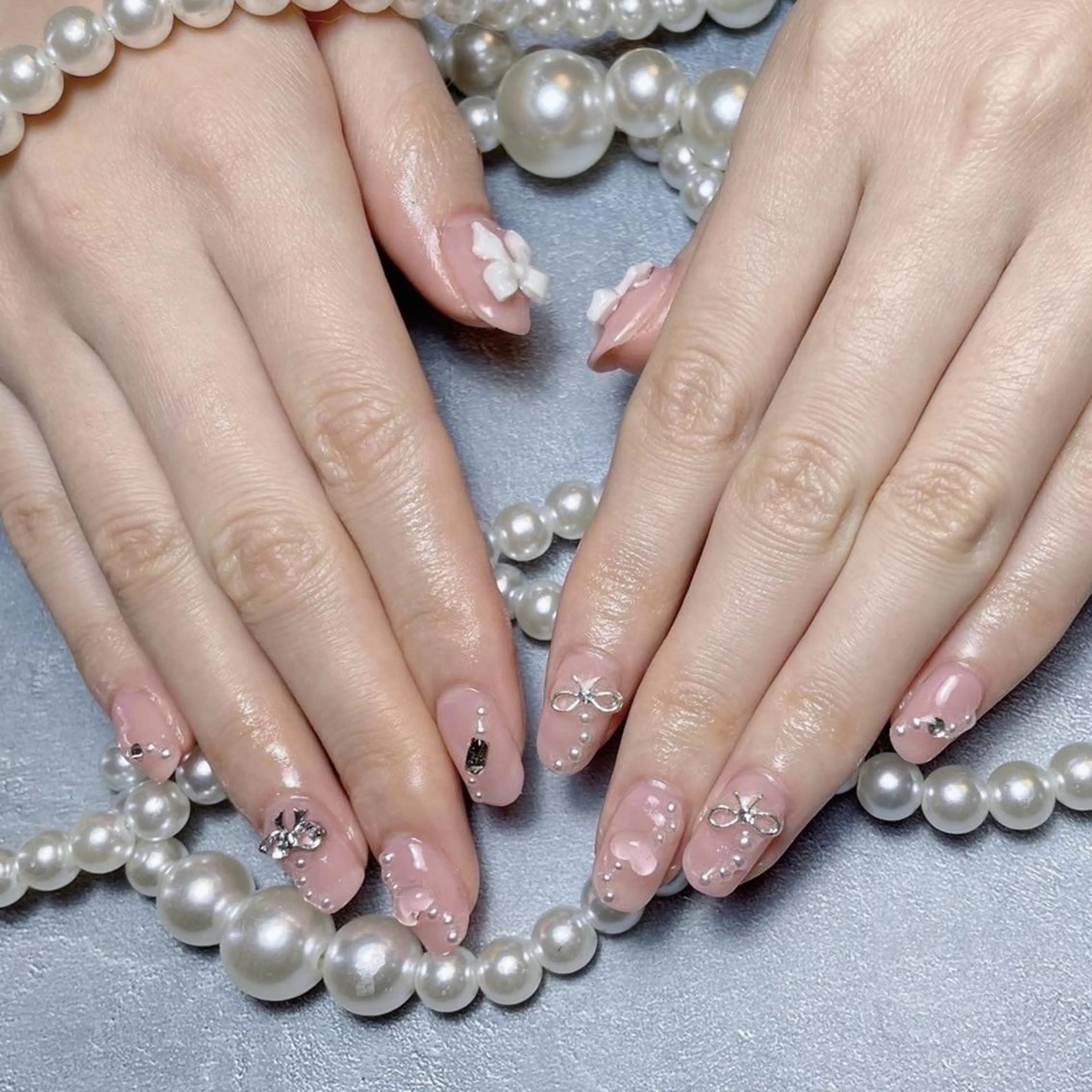 ネイル RAFFINE 月🦋🩵のネイルデザイン