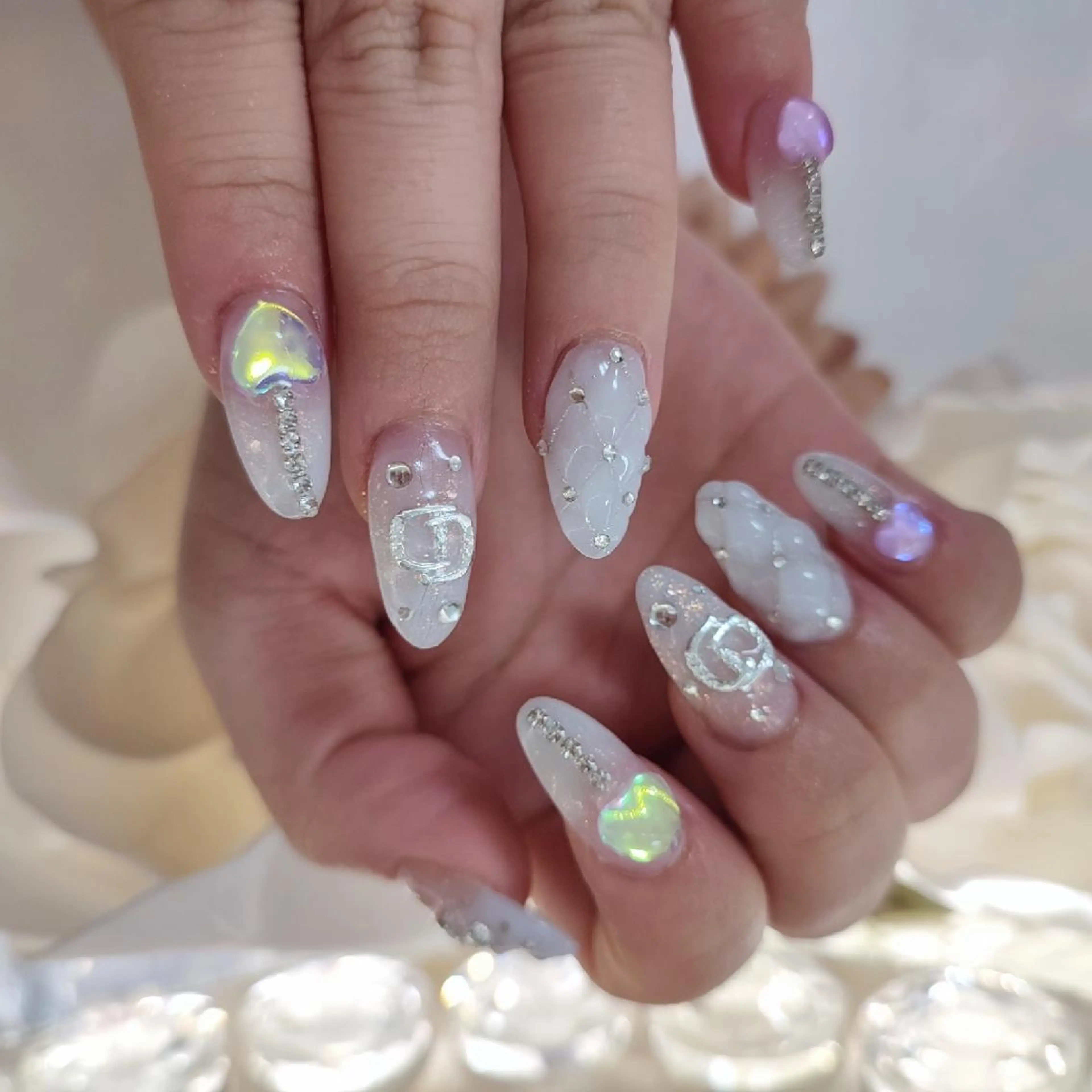 ネイル ハンドネイル RUNWAY 　　の眉毛・アイブロウイメージ