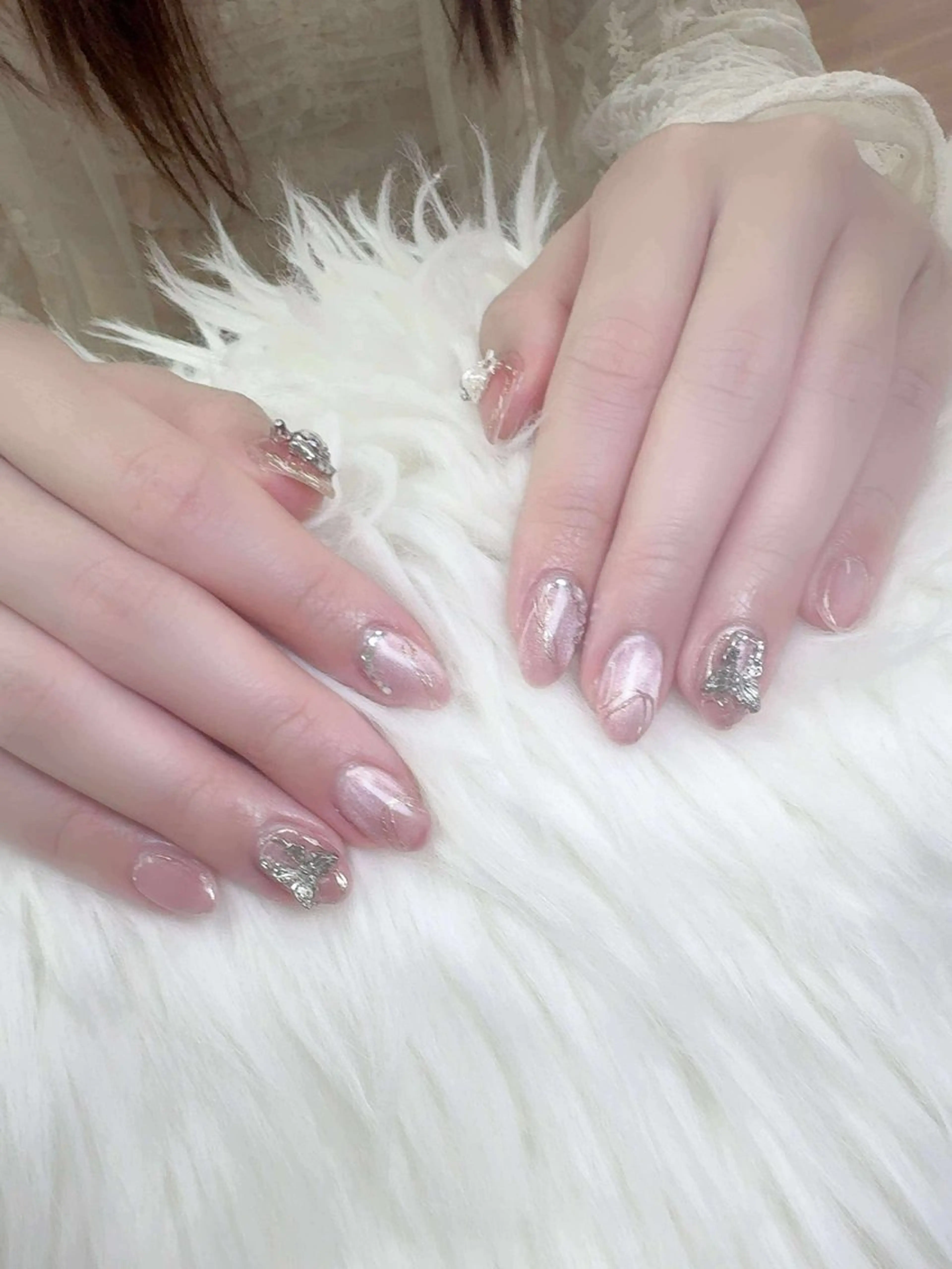 ネイル フレンチネイル グラデーション キラキラネイル 韓国ネイル マグネットネイル ハンドネイル ハンドケア Hara Nail 【パラジェル使用】のネイルデザイン
