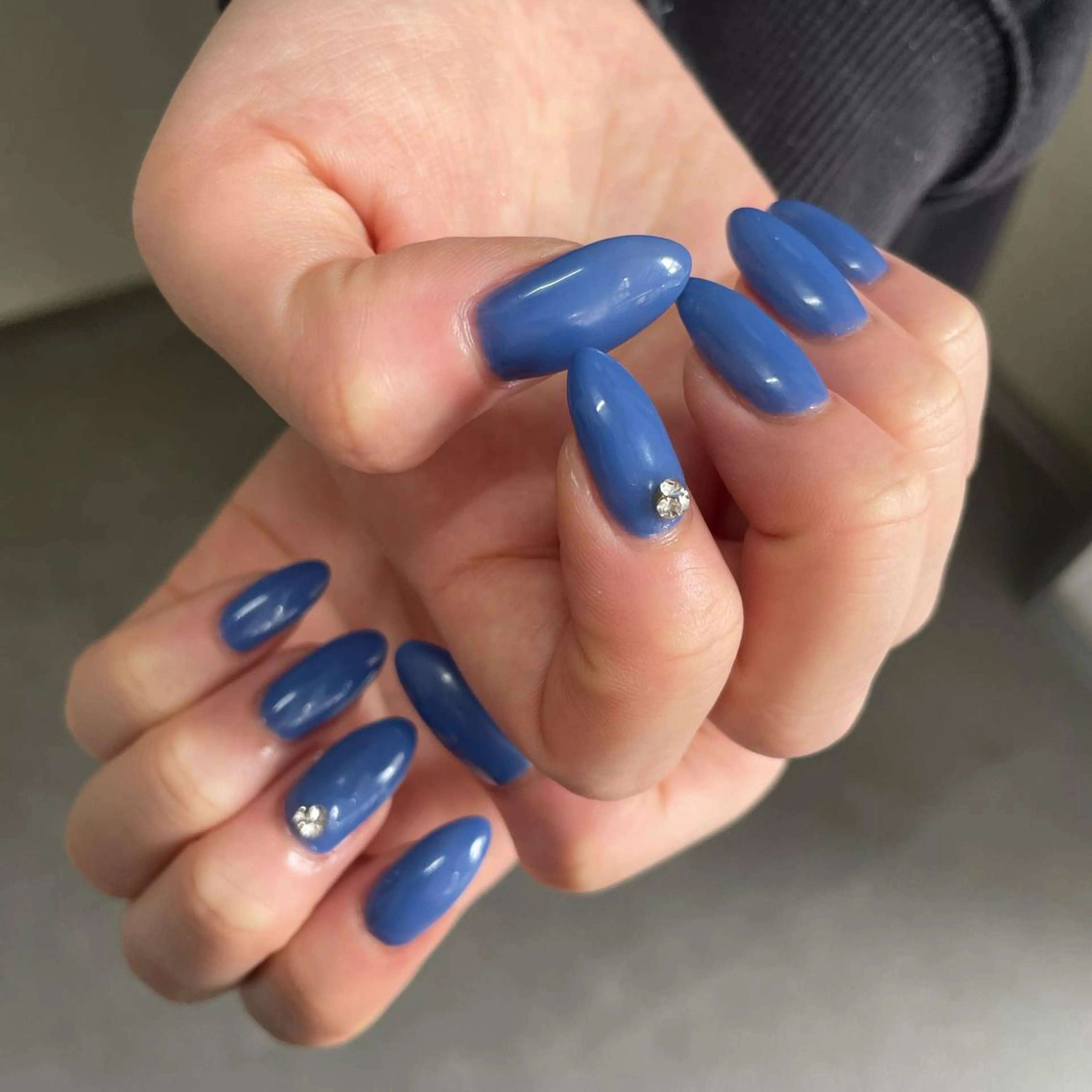 ネイル ワンカラーネイル ハンドネイル カメレオン京橋🌻 草葉由佳のネイルデザイン