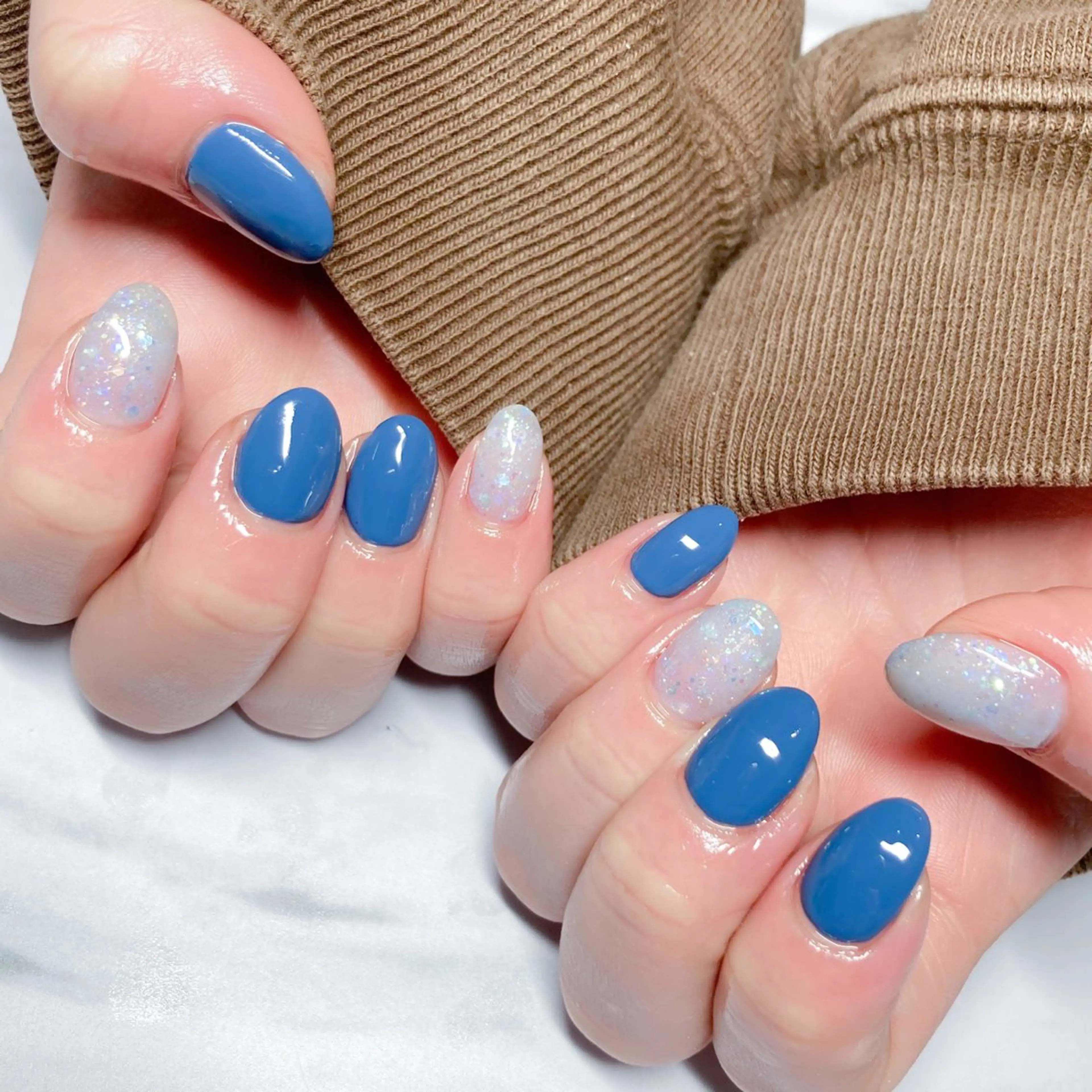 ネイル ブルー ラメ(グリッター) 水色 ワンカラーネイル シンプルネイル ハンドネイル Terrace＋所属・Terrace＋ Nailのネイルデザイン