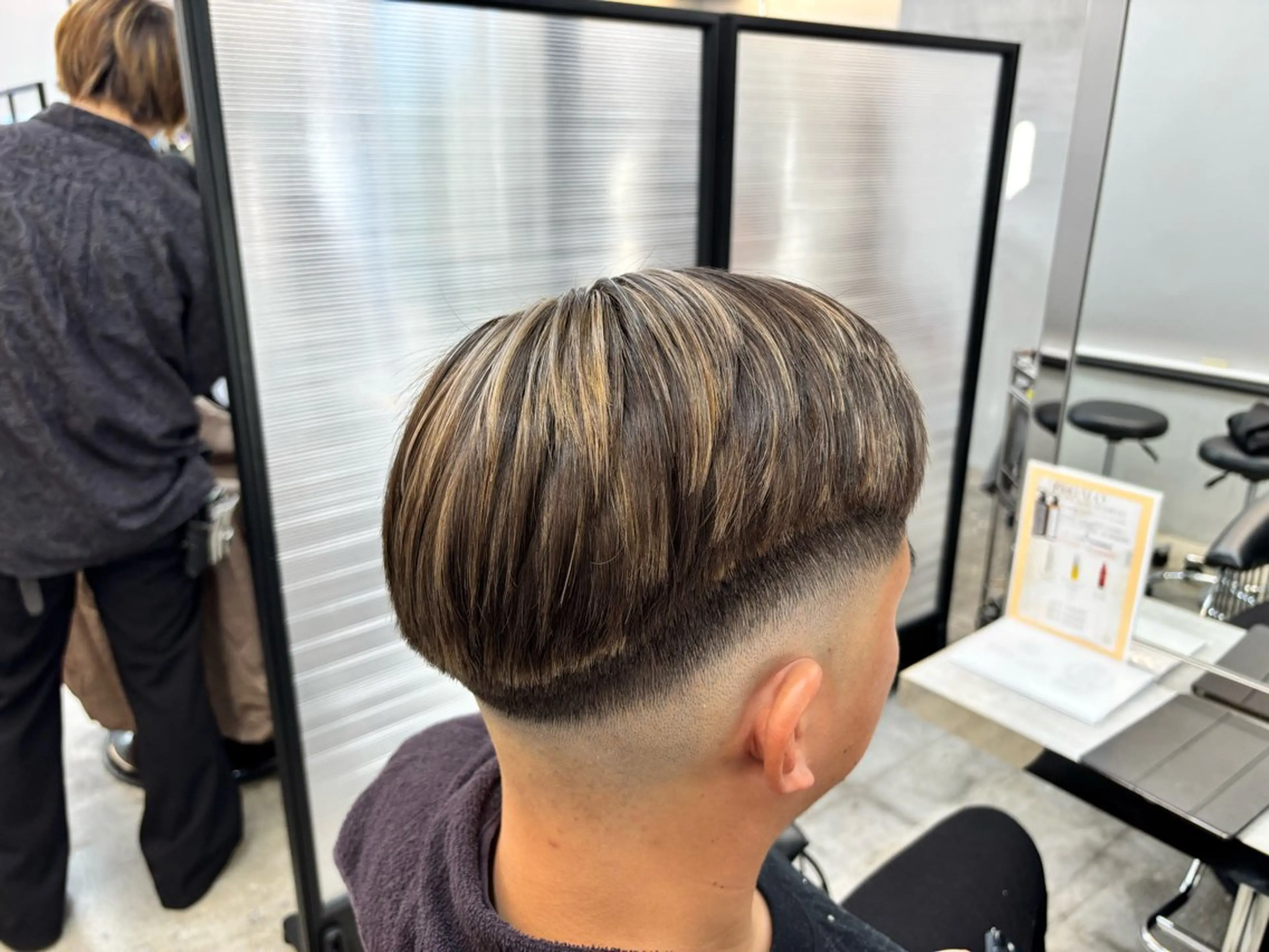 カラー メンズ メンズブリーチ メンズメッシュ ブリーチ グレージュ メッシュ 🌷艶感カラー🌷 富施 優花のヘアスタイル